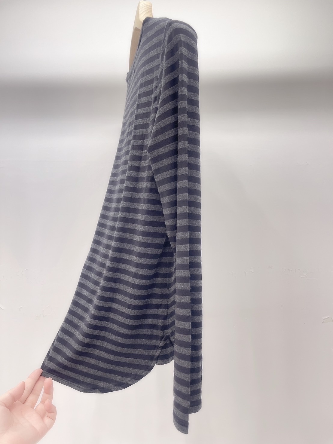 條紋字母長袖棉T