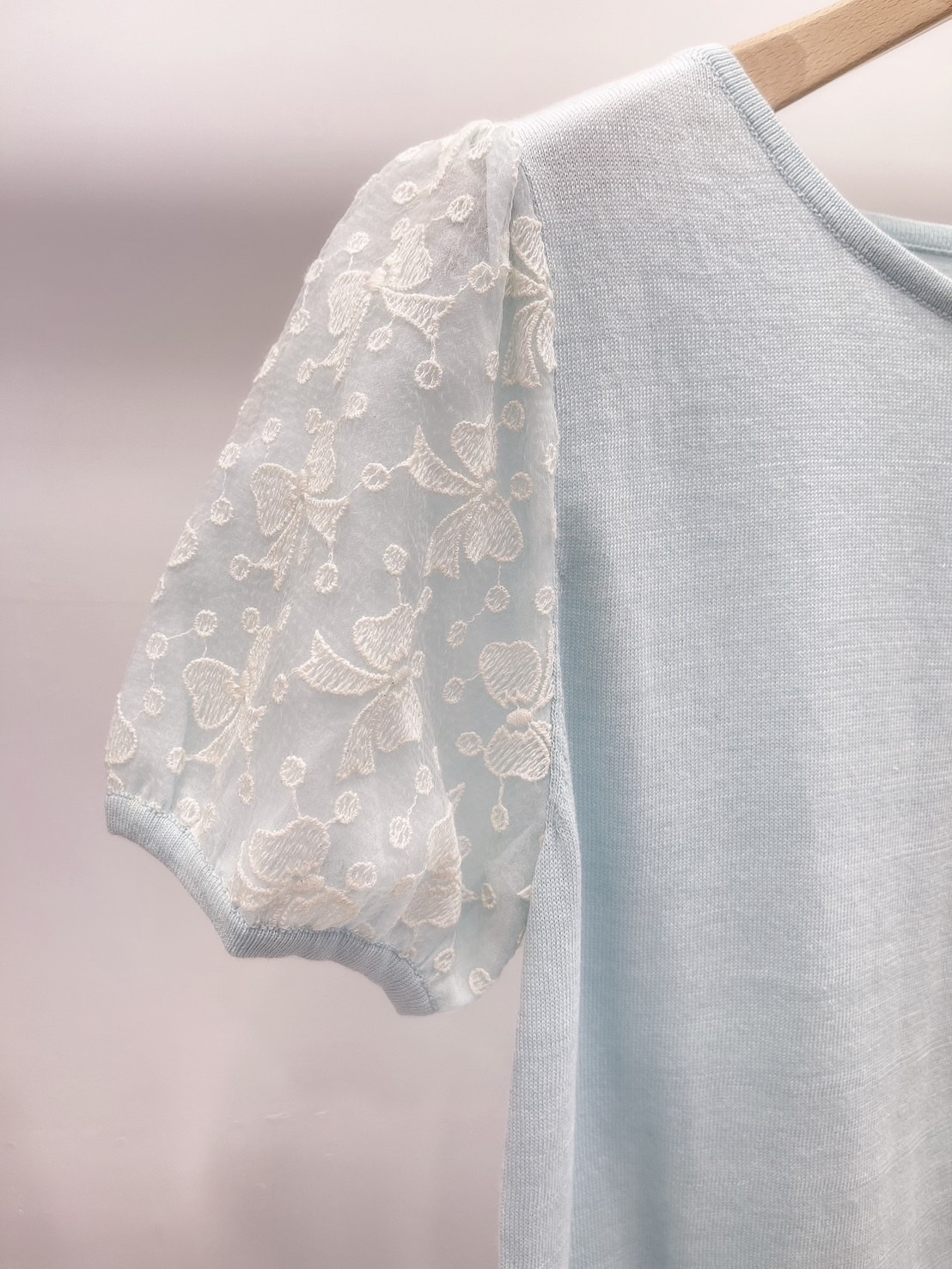 袖刺繡蝴蝶結針織上衣