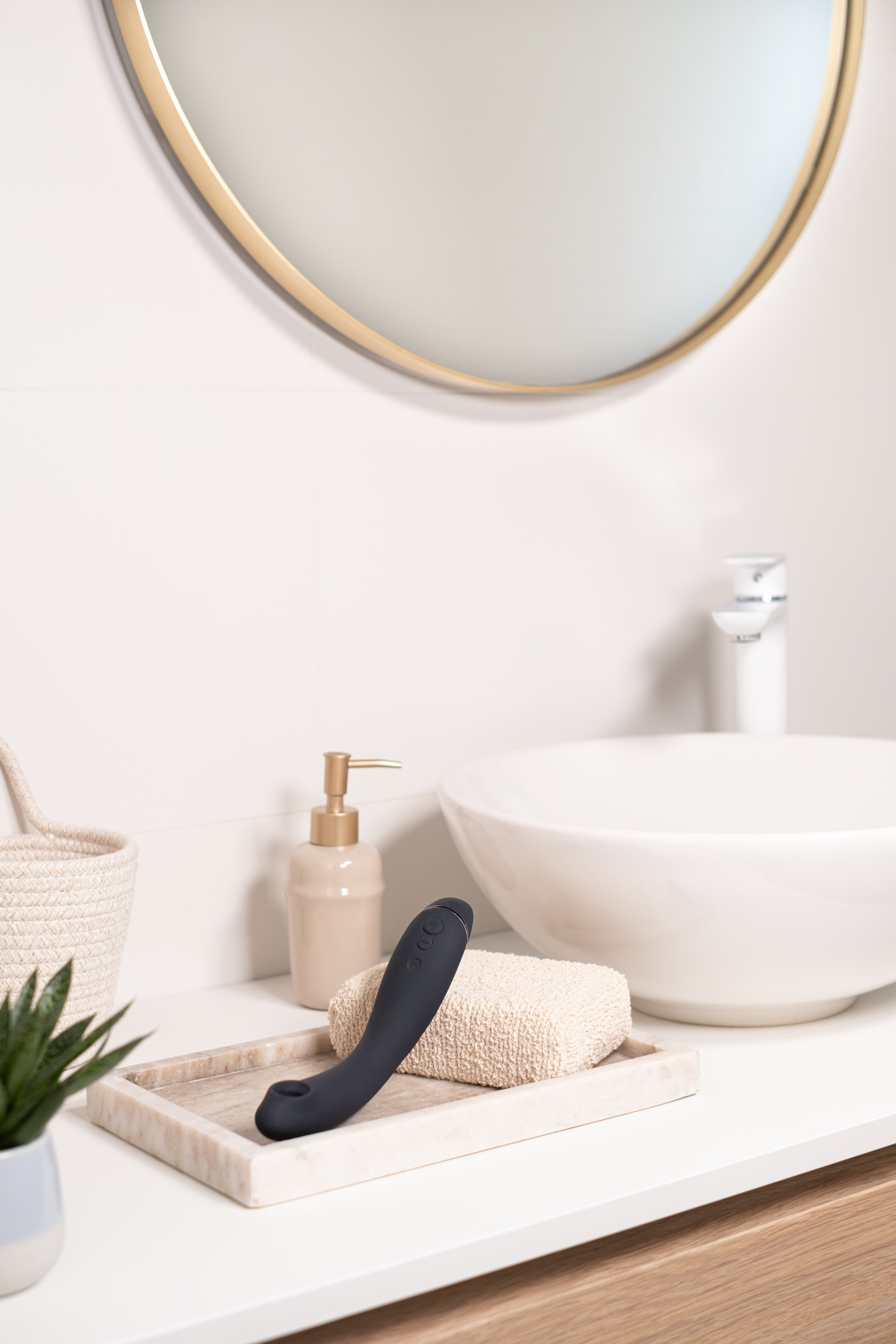 Womanizer OG Pleasure Air G 點吸啜按摩棒 黑色