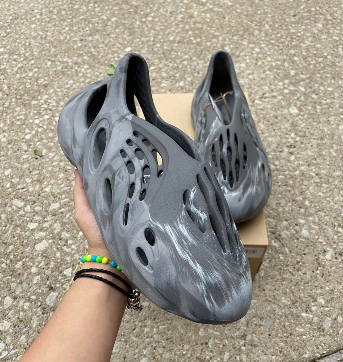 現貨 Adidas Yeezy Foam RNR MX Granite  IE4931