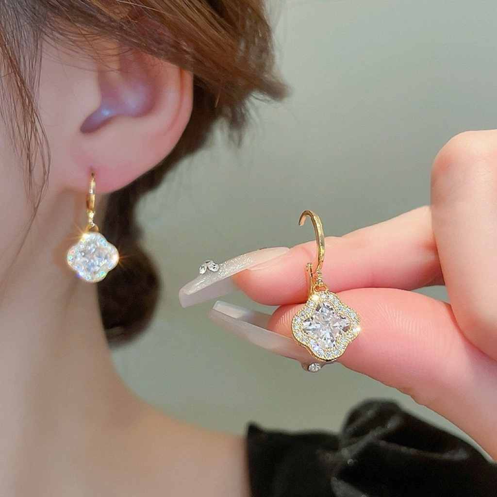 18k金透四葉草內嵌晶鑽 耳扣釘墜