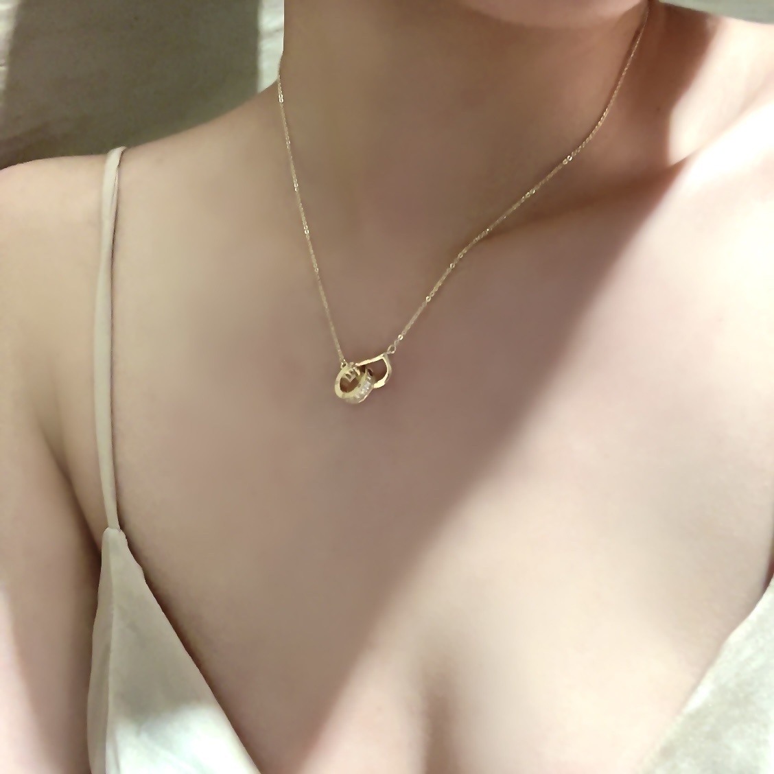 18k D字白母貝小蠻腰 相扣晶鑽項鍊