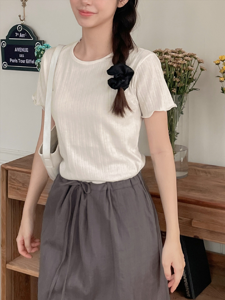 韓國Cherrykoko授權 韓系溫柔涼絲壓紋荷葉邊上衣