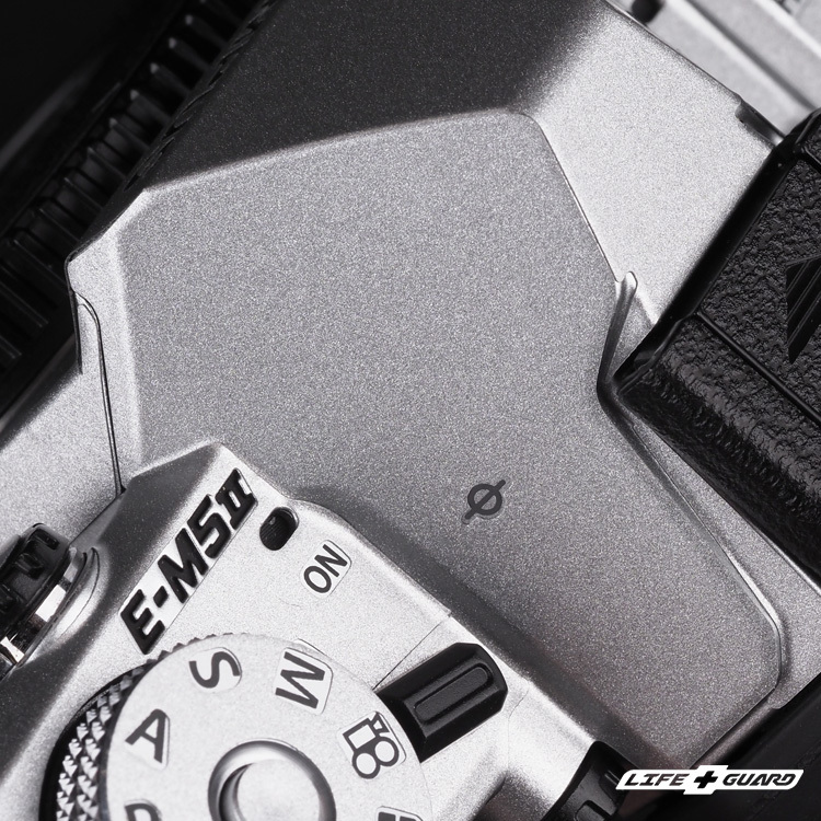 LIFE+GUARD 相機貼膜安裝示意，適用OLYMPUS E-M5 Mark II