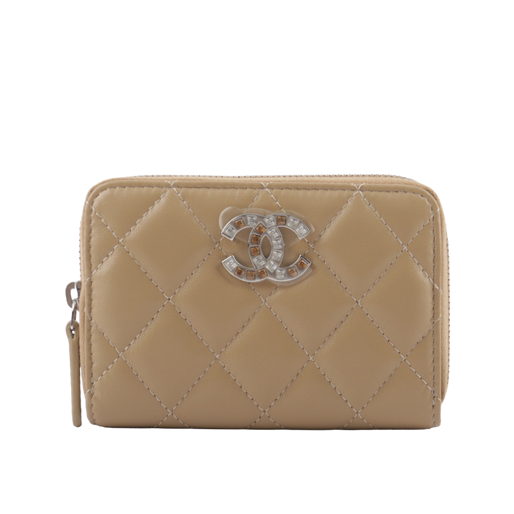 【CHANEL 】雙色珠寶CC Logo 羊皮ㄇ形拉鍊零錢包