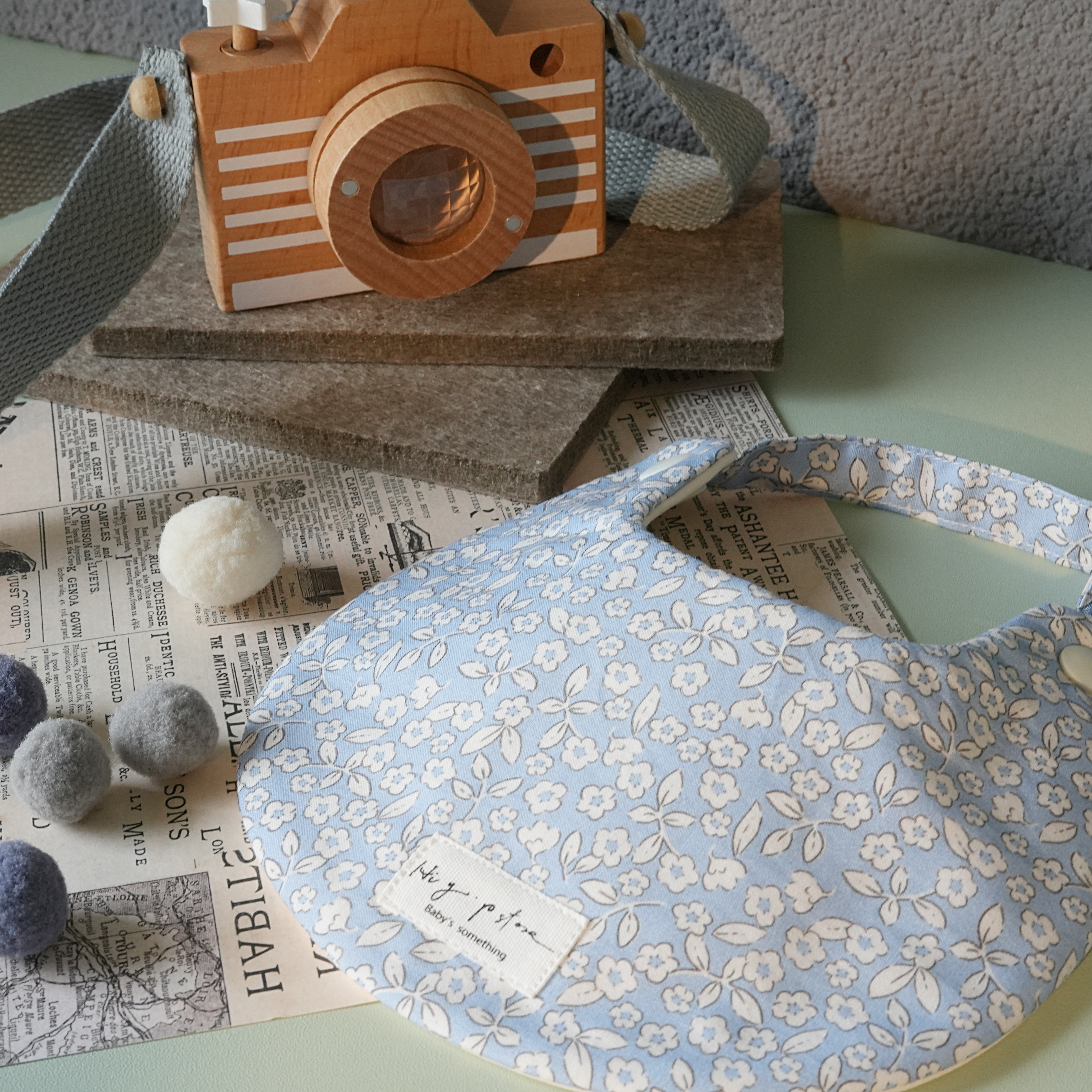 Hi Y.P store-手作圍兜-冰藍小花