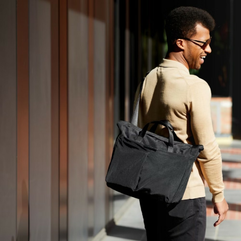 澳洲 Bellroy｜Tokyo Messenger Bag 16" 元氣筆電郵差包 - 極光黑