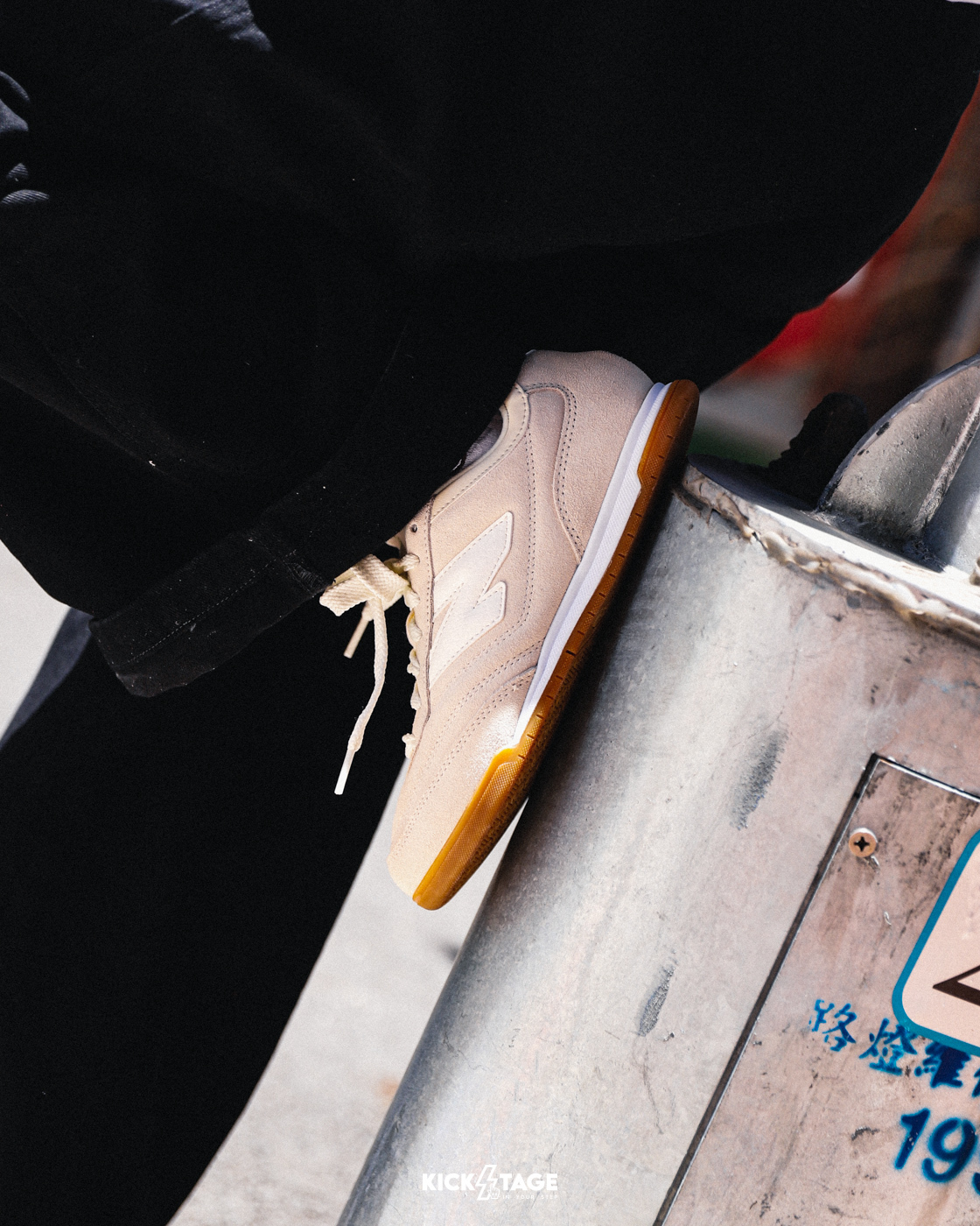 <特價，不退換> NEW BALANCE RC42 奶油 中性 麂皮 皮革 復古 焦糖底 德訓鞋 休閒鞋【URC42EA】