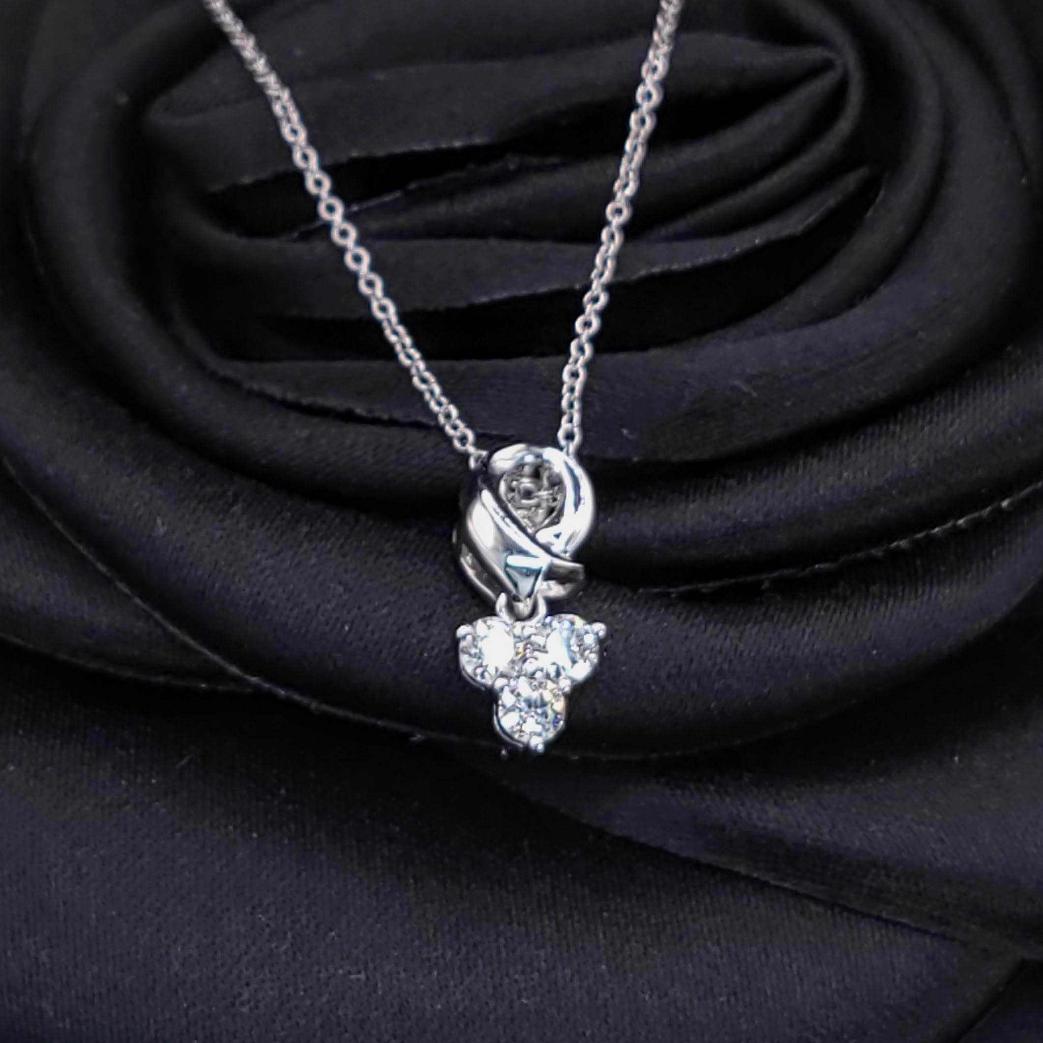 18K White Gold 0.20ct Diamond Pendant