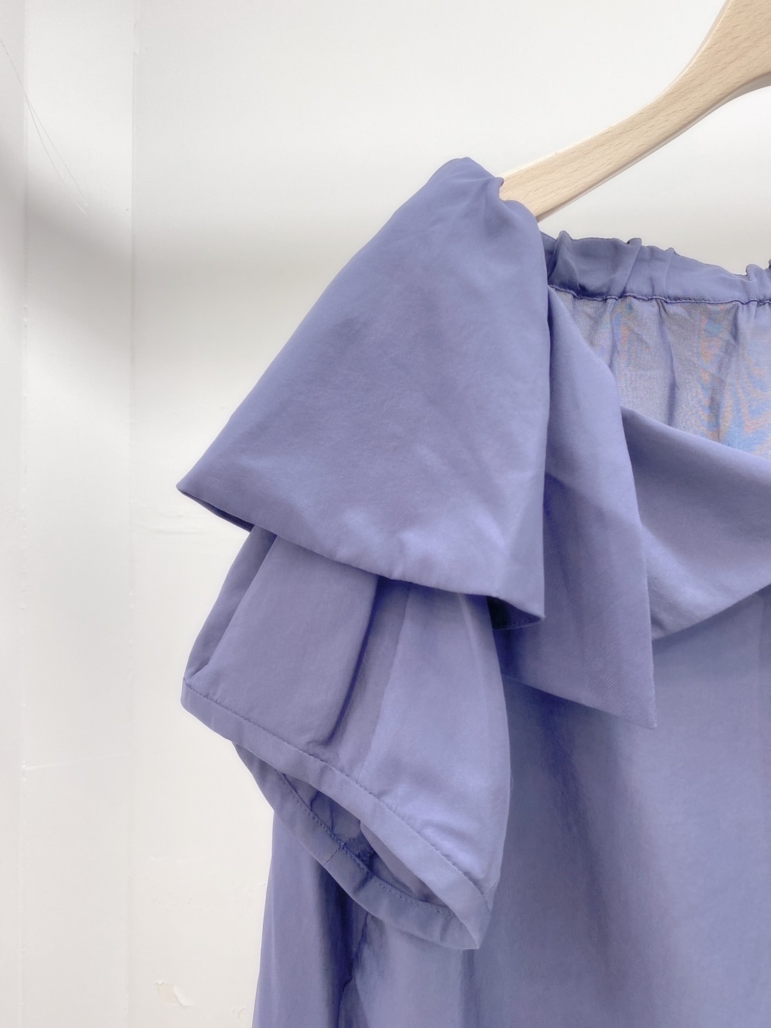 一字領翻領上衣