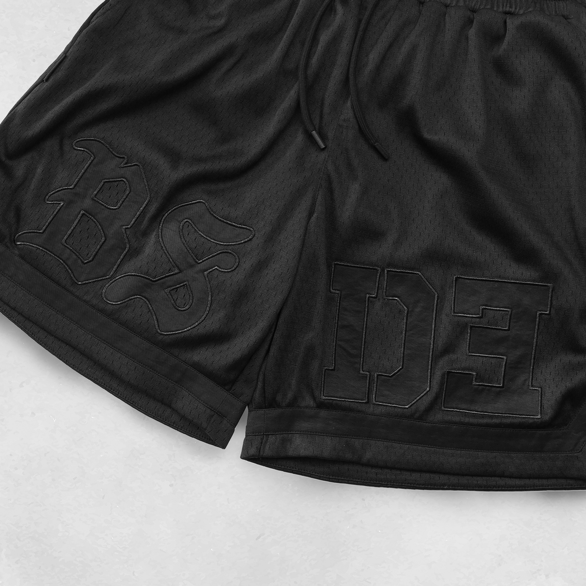 idealism / BSide TEAM SHORTS - Black