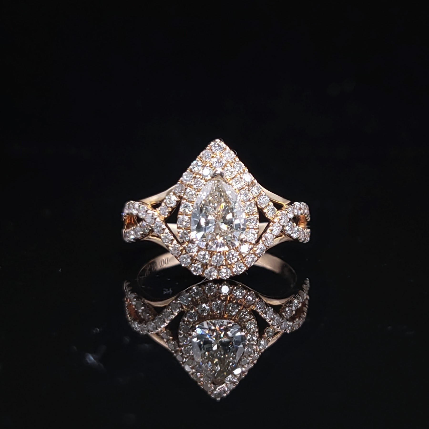 全新18K玫瑰金【單粒65份梨形淺啡鑽石】配小鑽共1卡12份鑽石戒指