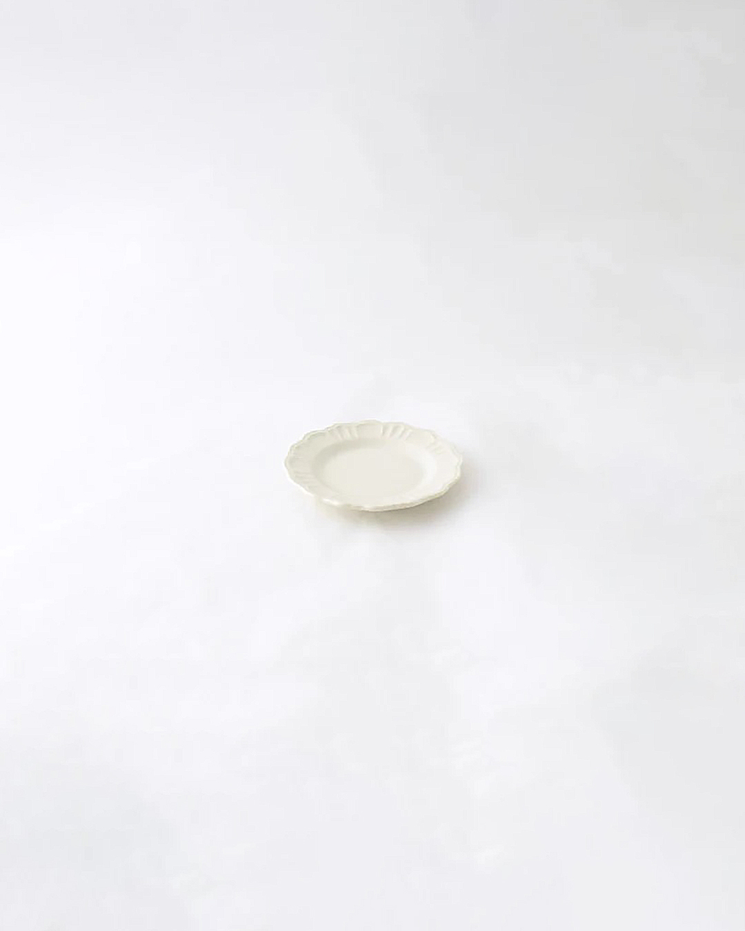 Pomponner 10.5cm 浮雕小碟 米白｜studio m'