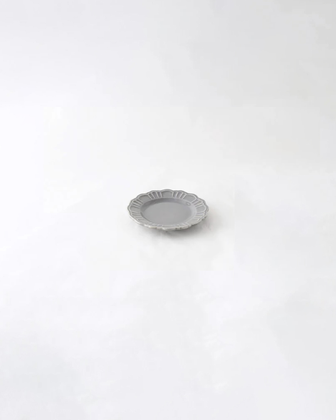 Pomponner 10.5cm 浮雕小碟 灰色｜studio m'