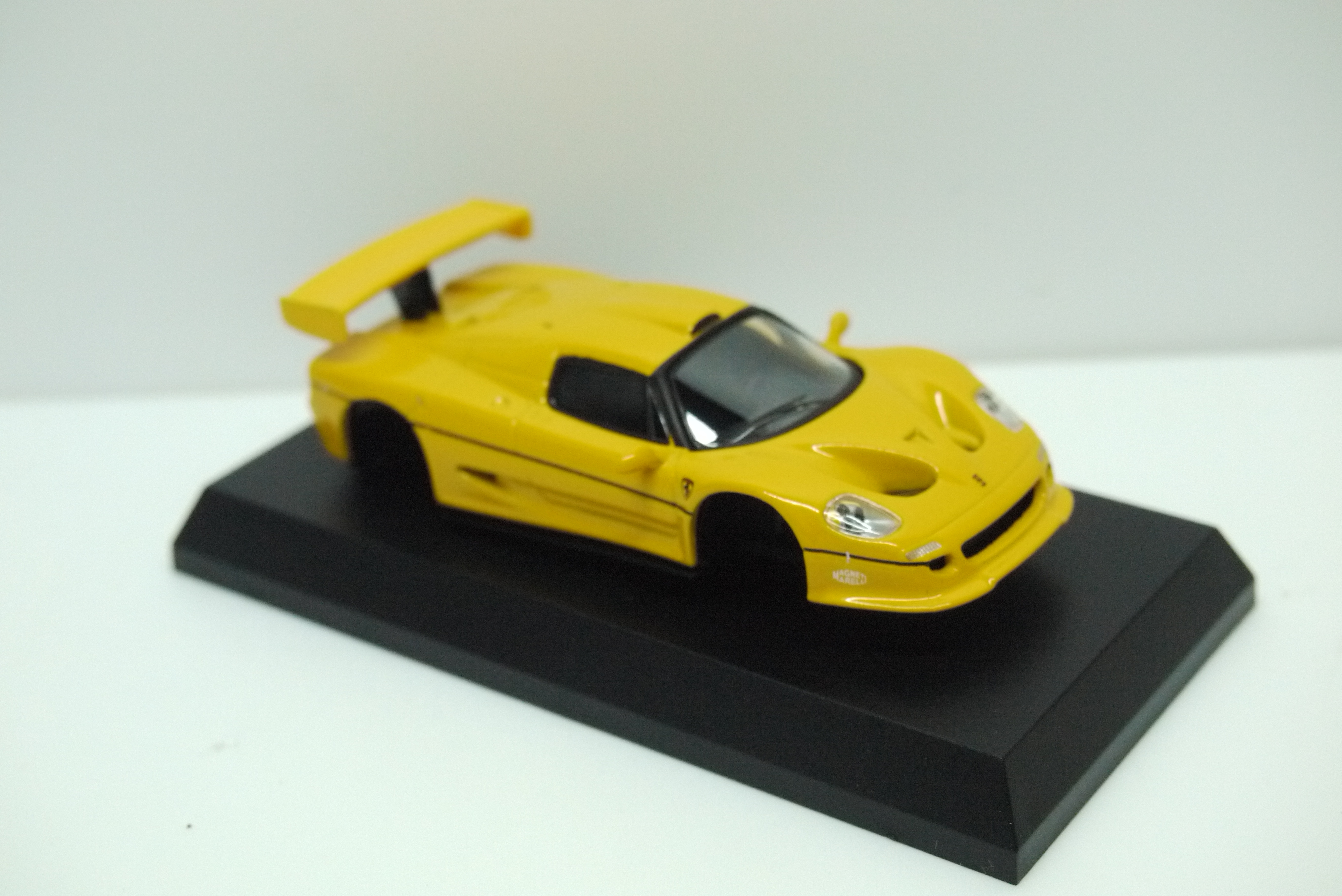 Kyosho Ferrari F50 GT Yellow