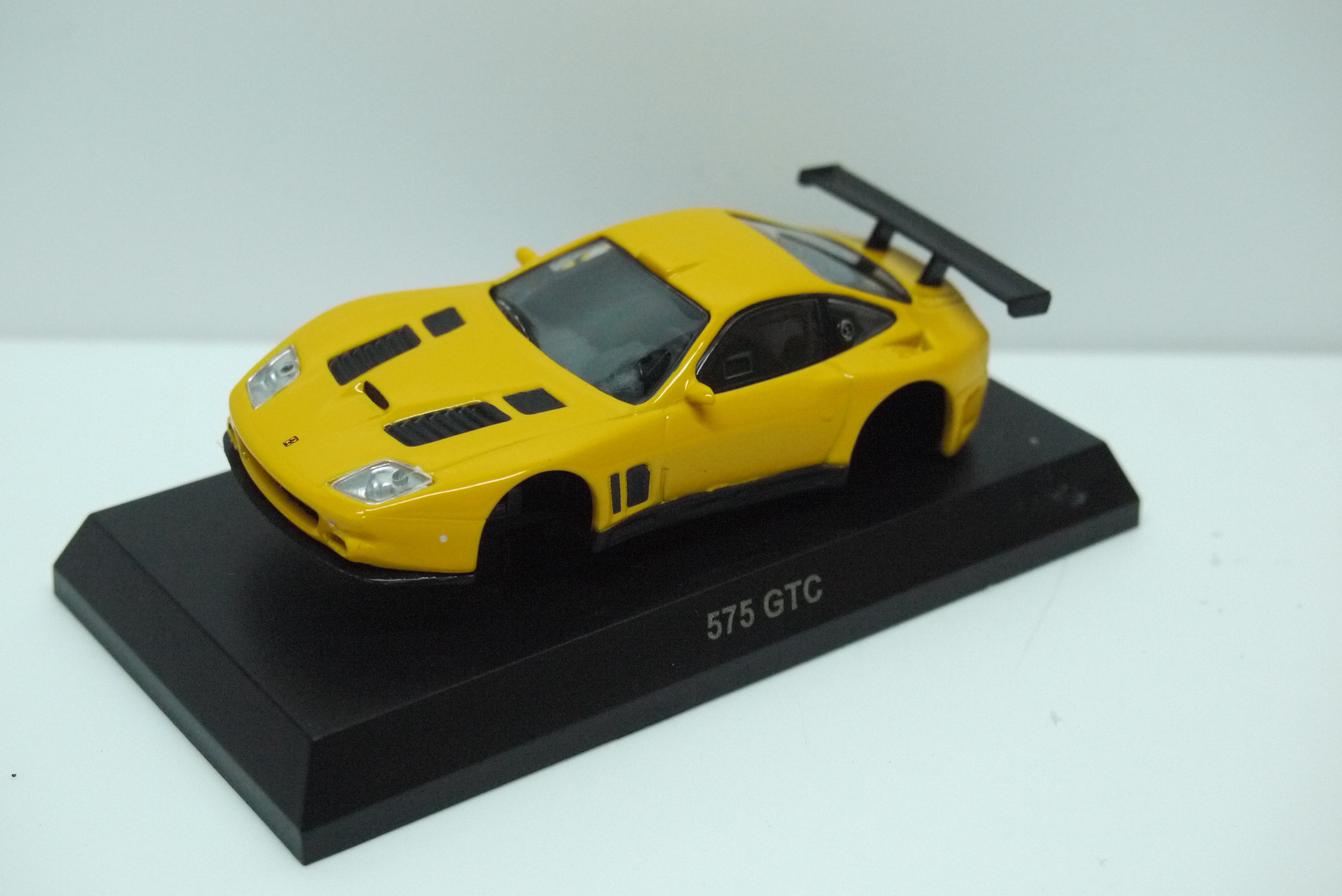 Kyosho Ferrari 575 GTC Yellow