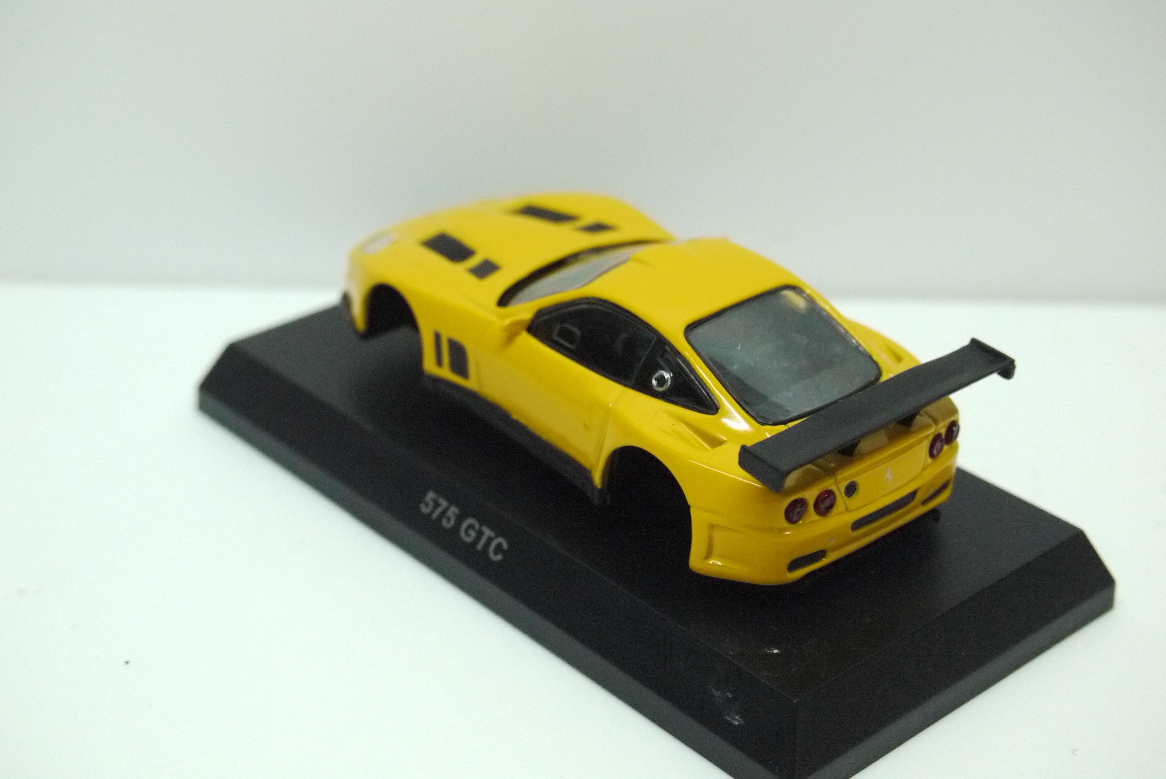 Kyosho Ferrari 575 GTC Yellow