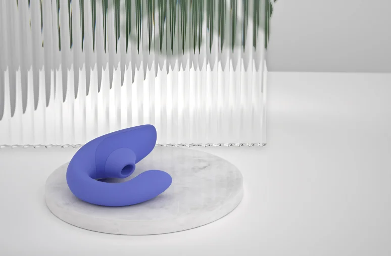 Womanizer Blend 陰蒂吸啜+G點按摩器 - 粉藍色