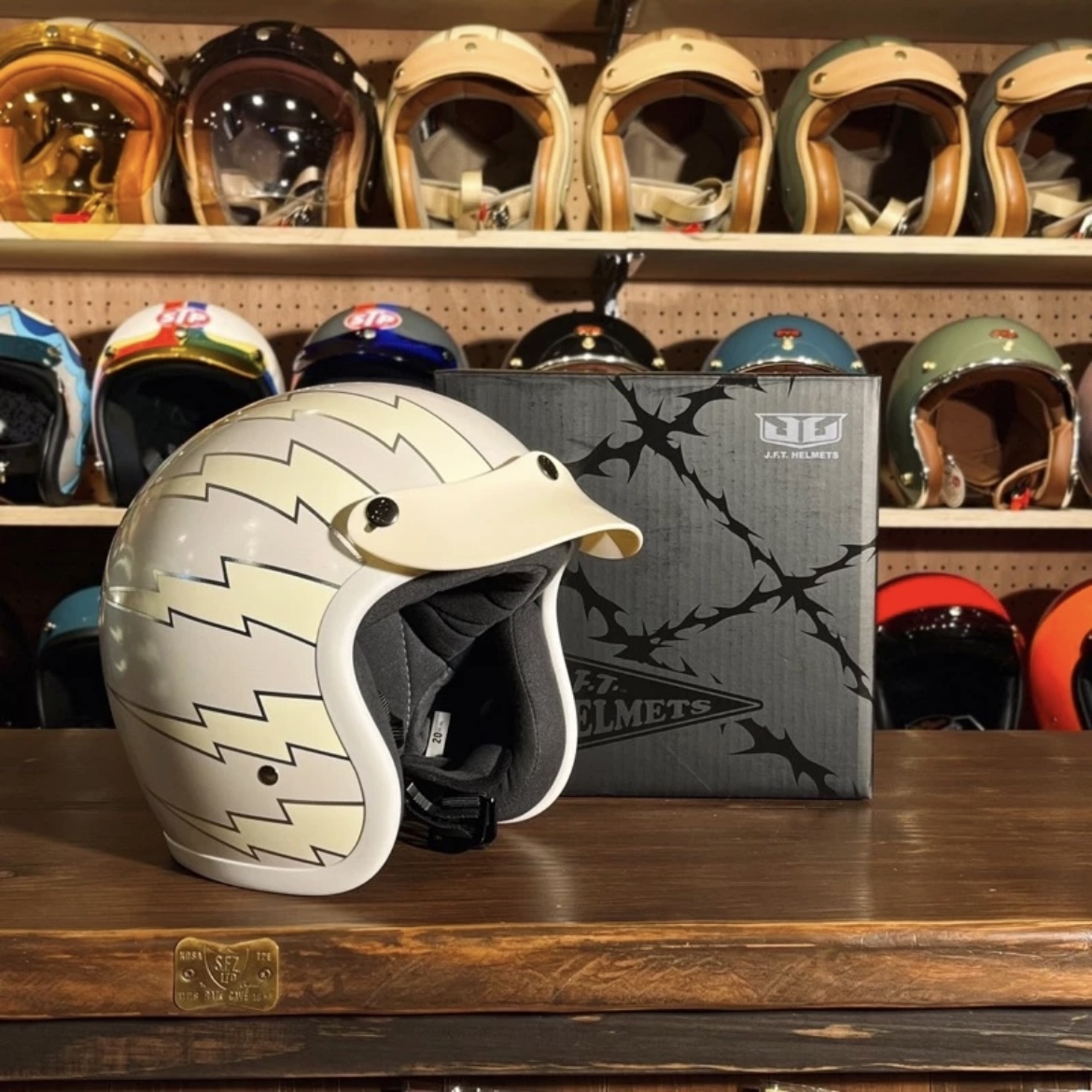 3-JFT & Clay Smith Cams 新款二代 閃電叼菸鷹-半光珍珠白