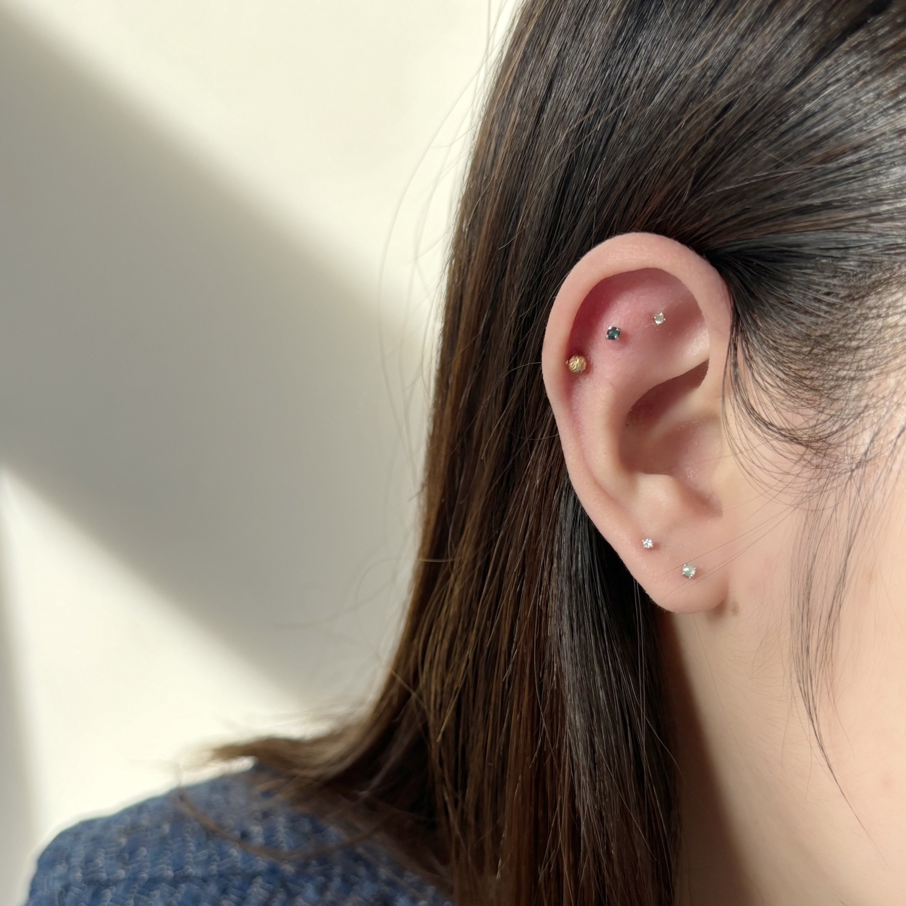 14K迷你四爪灰鑽原礦轉珠耳環