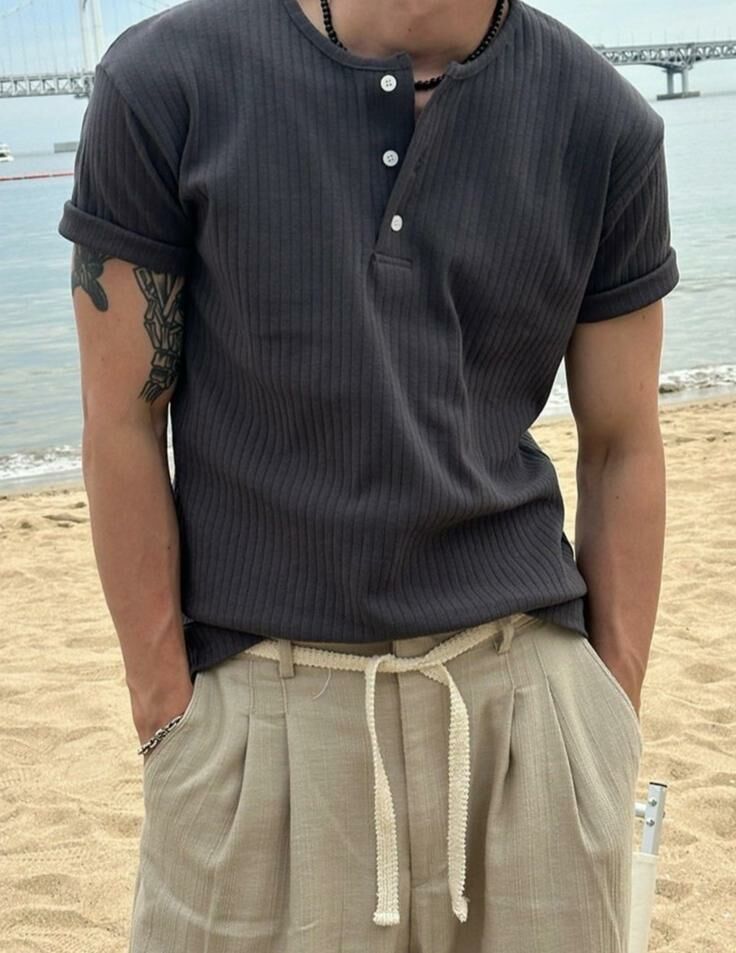 淨色半開胸短袖Tee GAMBLE-037T