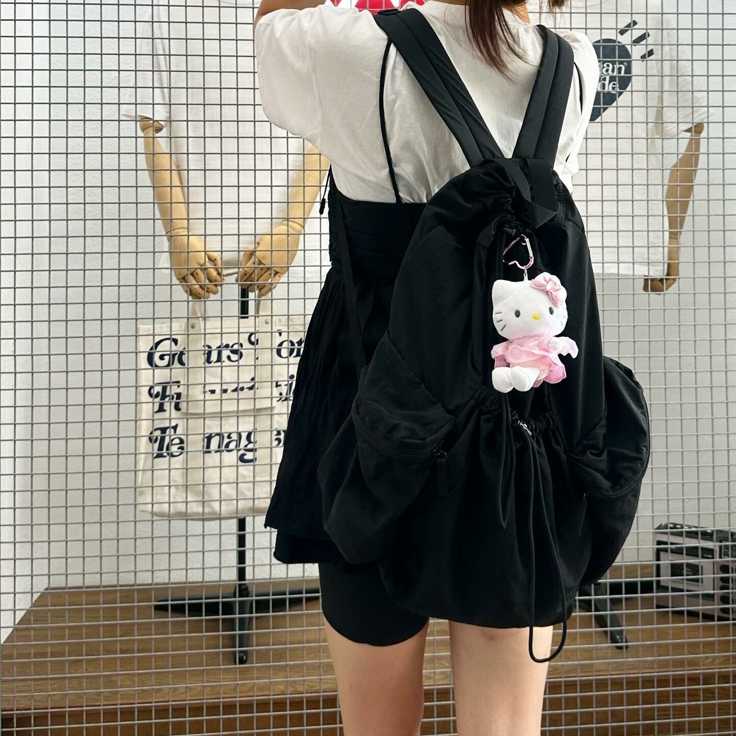 Hello Kitty 日本限定 凱蒂貓 SANRIO 三麗鷗 迷你娃娃 極光翅膀 緞面 心型扣 愛心扣 鑰匙圈