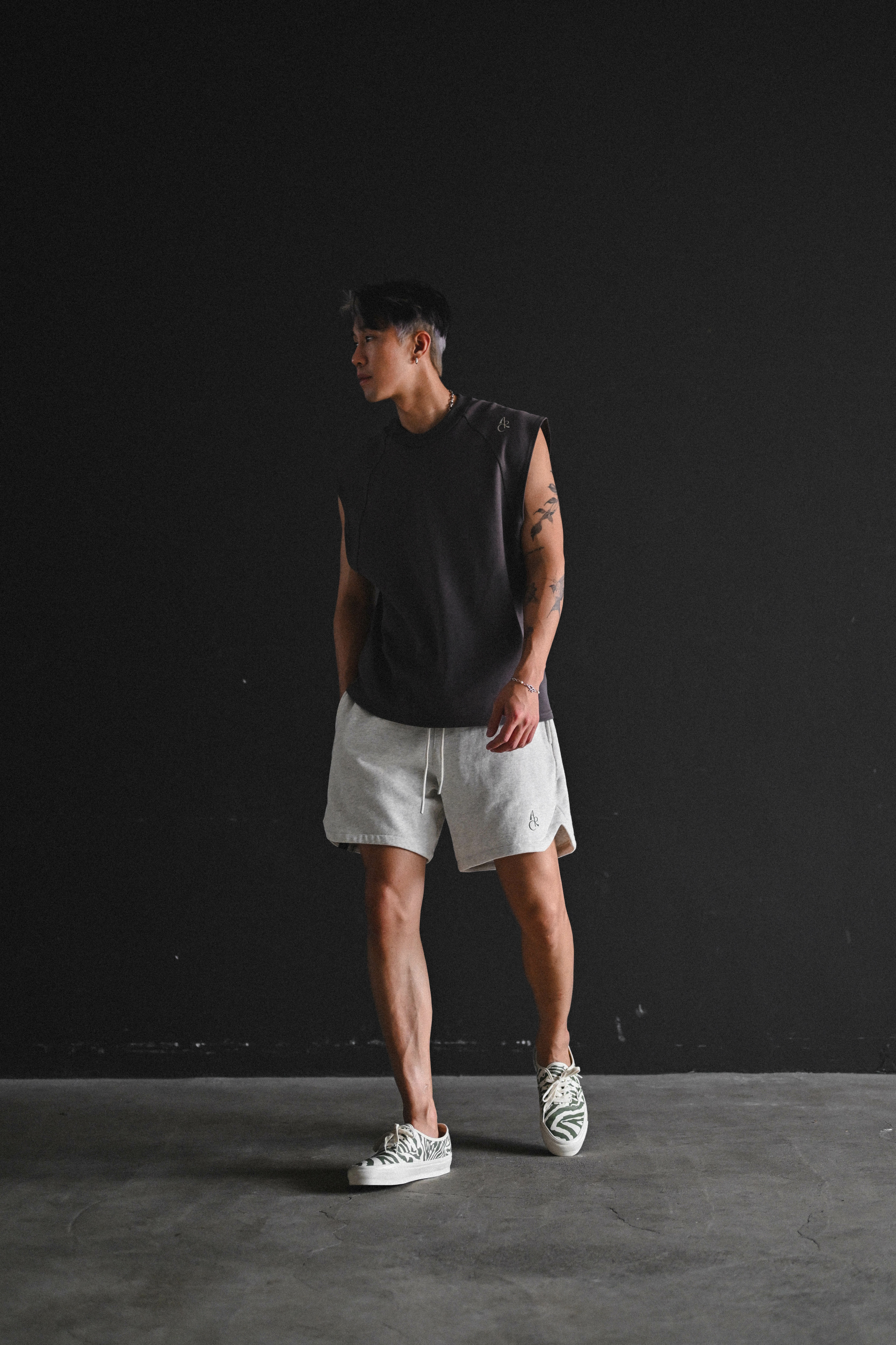 EVERYDAY SHORTS - GREY