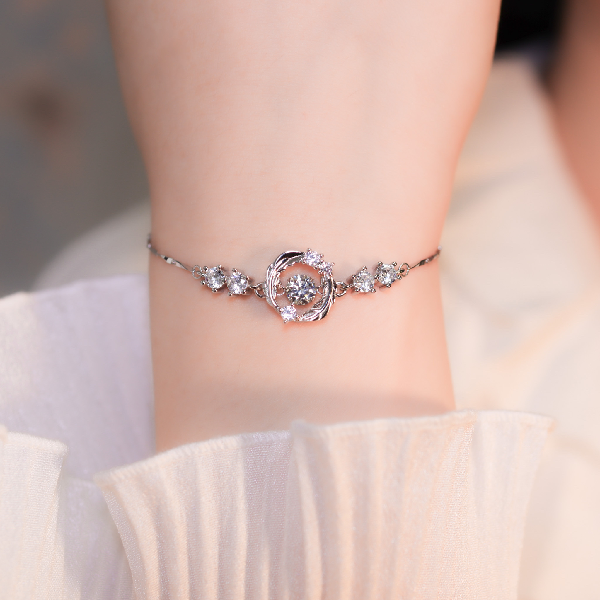 | 925 Silver・ White Gold | Dancing Create Happiness Bracelet （White / Blue） | BR1117 |