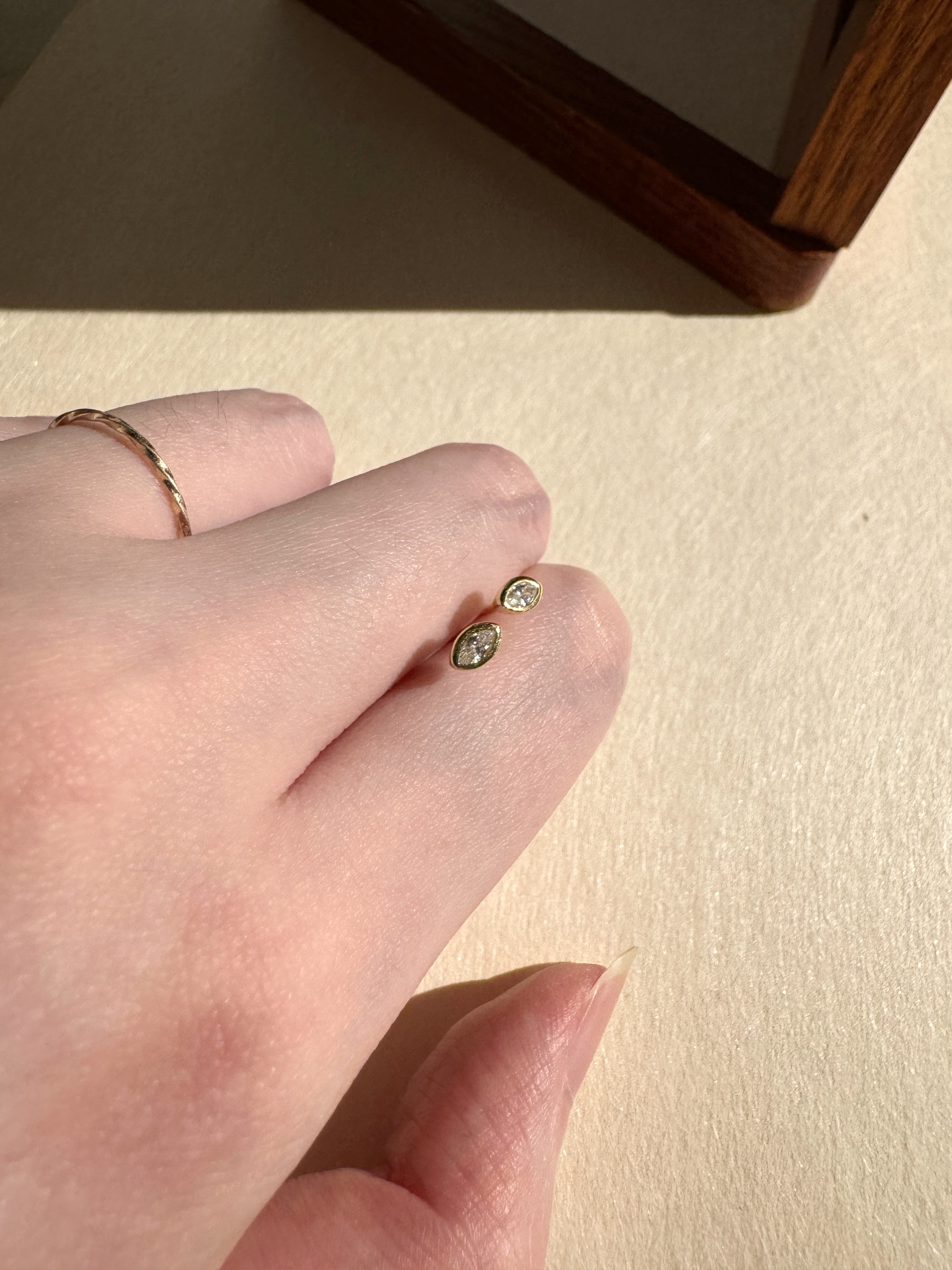 眼型白鋯石耳環