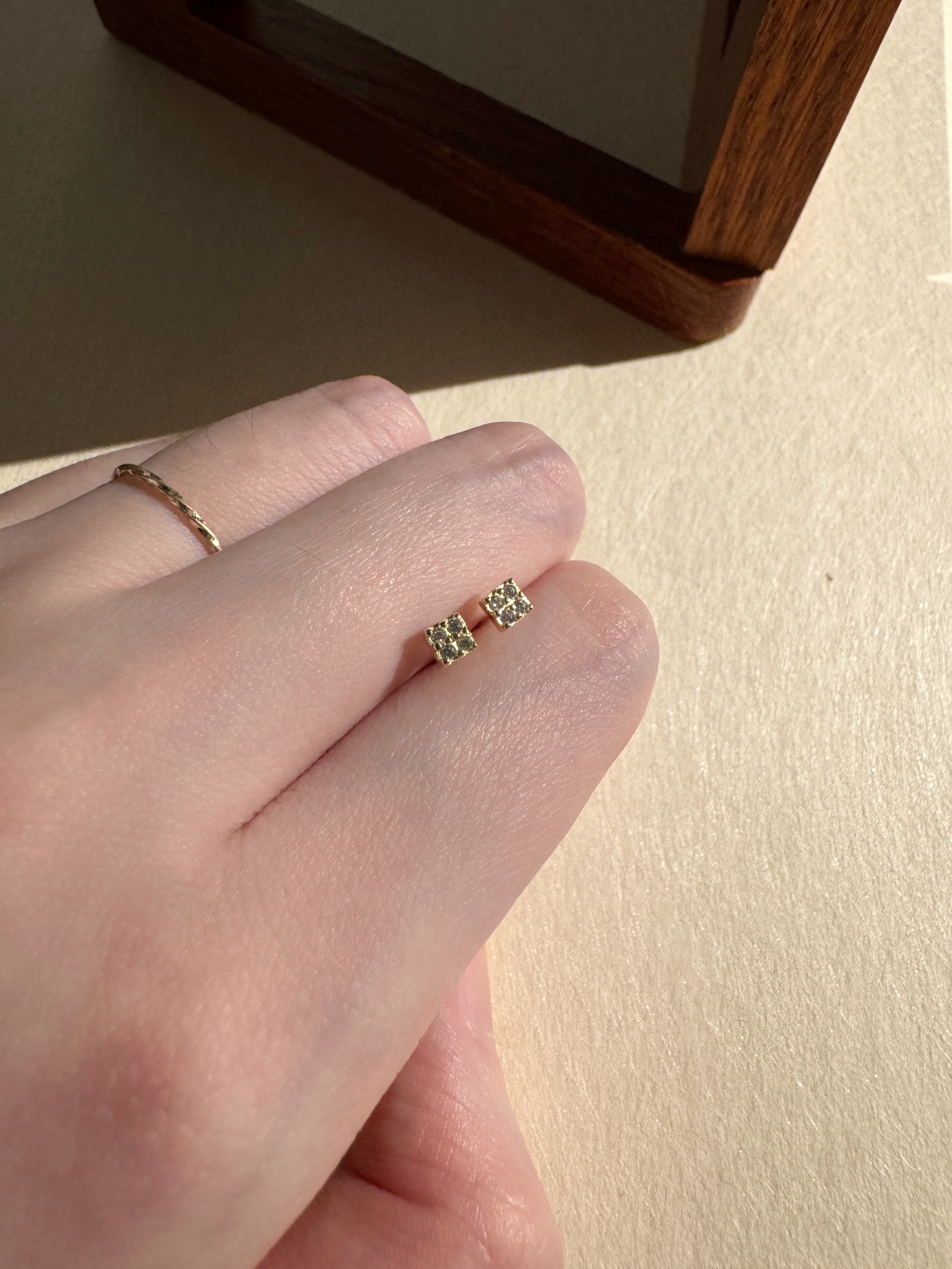 公主方小碎鑽耳環