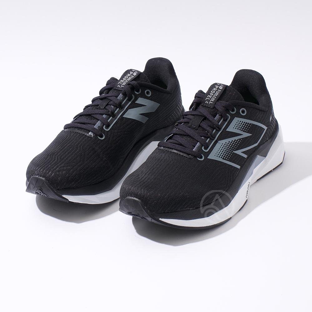 New Balance FuelCell Propel V5 女鞋 黑色 寬楦 緩震 運動 慢跑鞋 WFCPRLB5