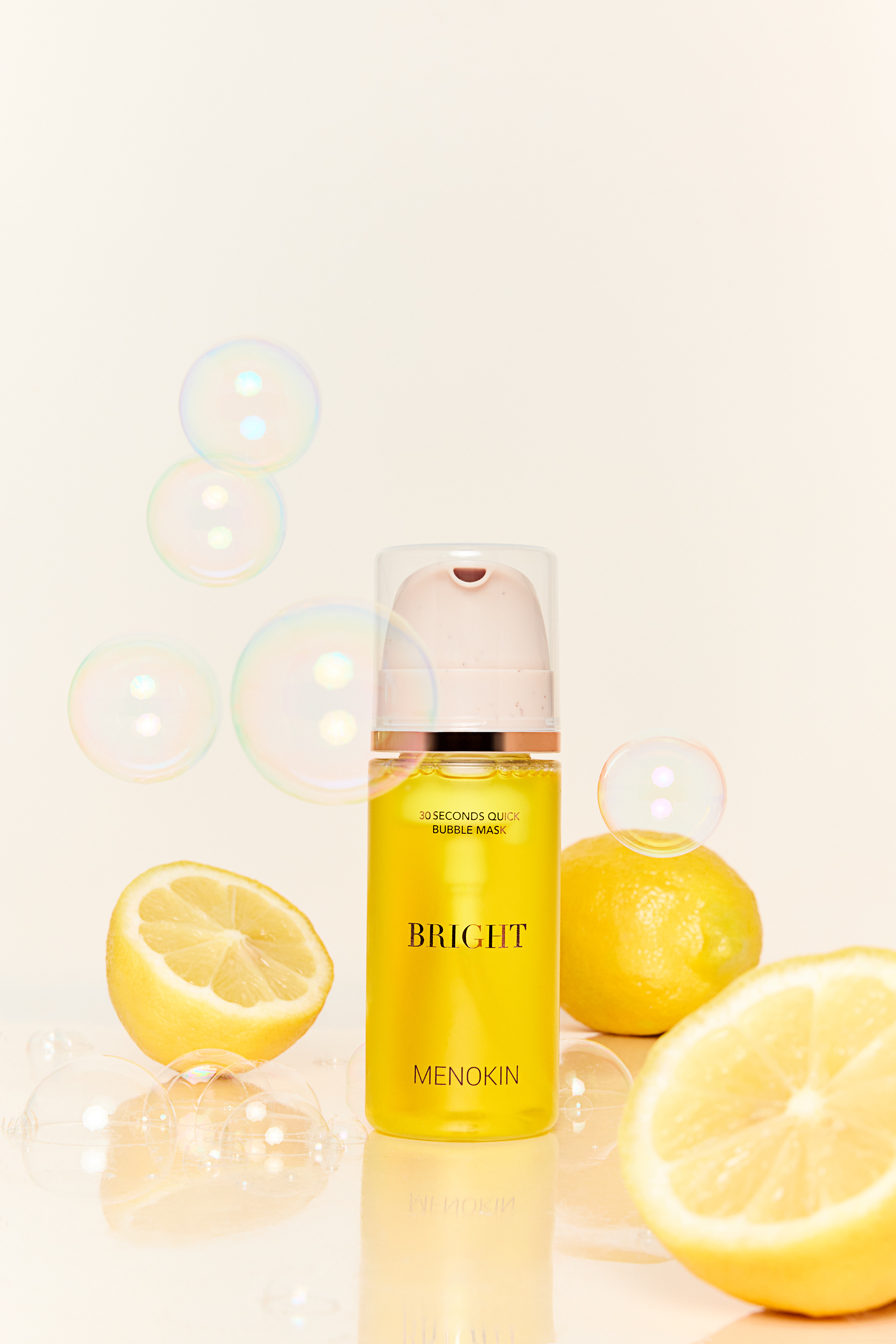 MENOKIN 30秒免洗泡泡提亮膚色面膜,以檸檬圖案表示含有鮮果美白成分
