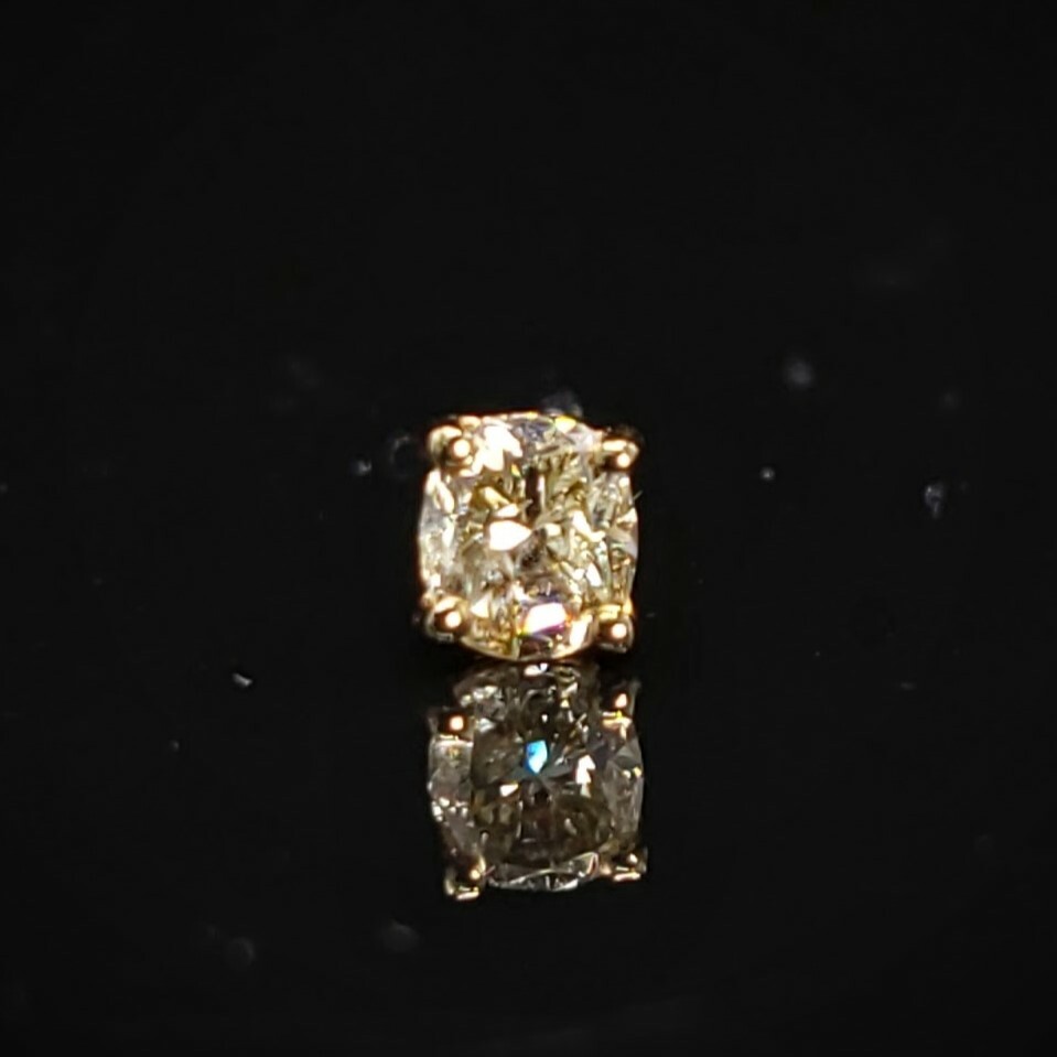 18K Gold 0.22ct Yellow Green Diamond Single Earrings