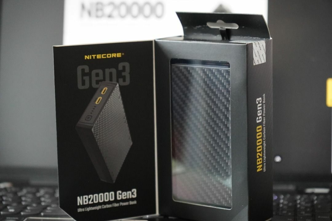 全新3C認證版本 - Nitecore NB20000 Gen3 Ultralight Carbon Power Bank 超輕碳纖行動電源(三代 2024新款)