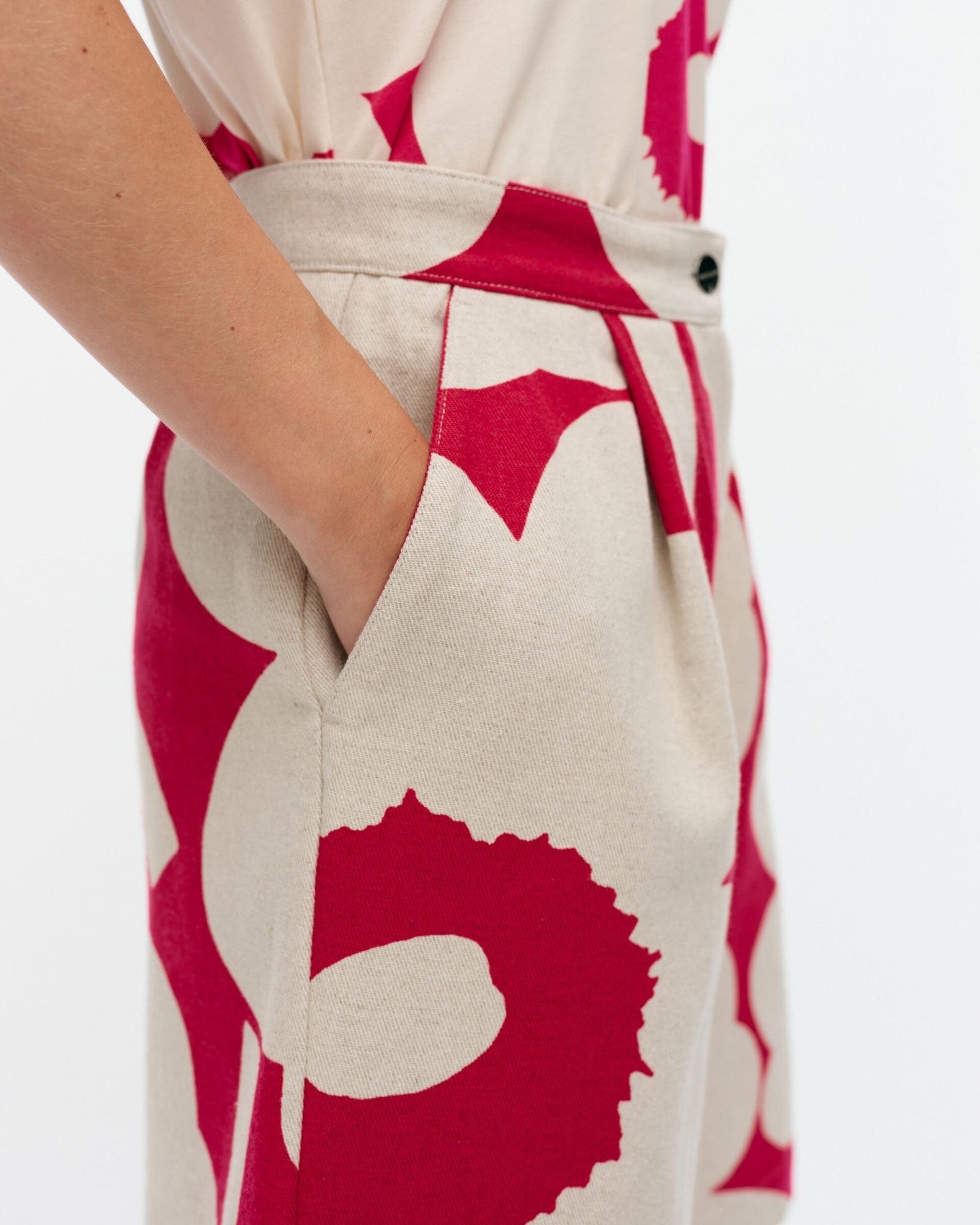 HYÖKY UNIKKO 印花短褲