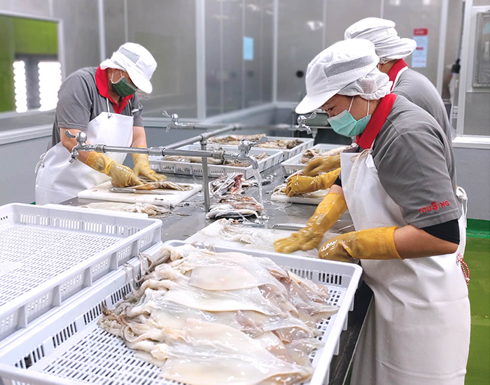 海自慢自有加工廠，進行最嚴格把關的生產流程！