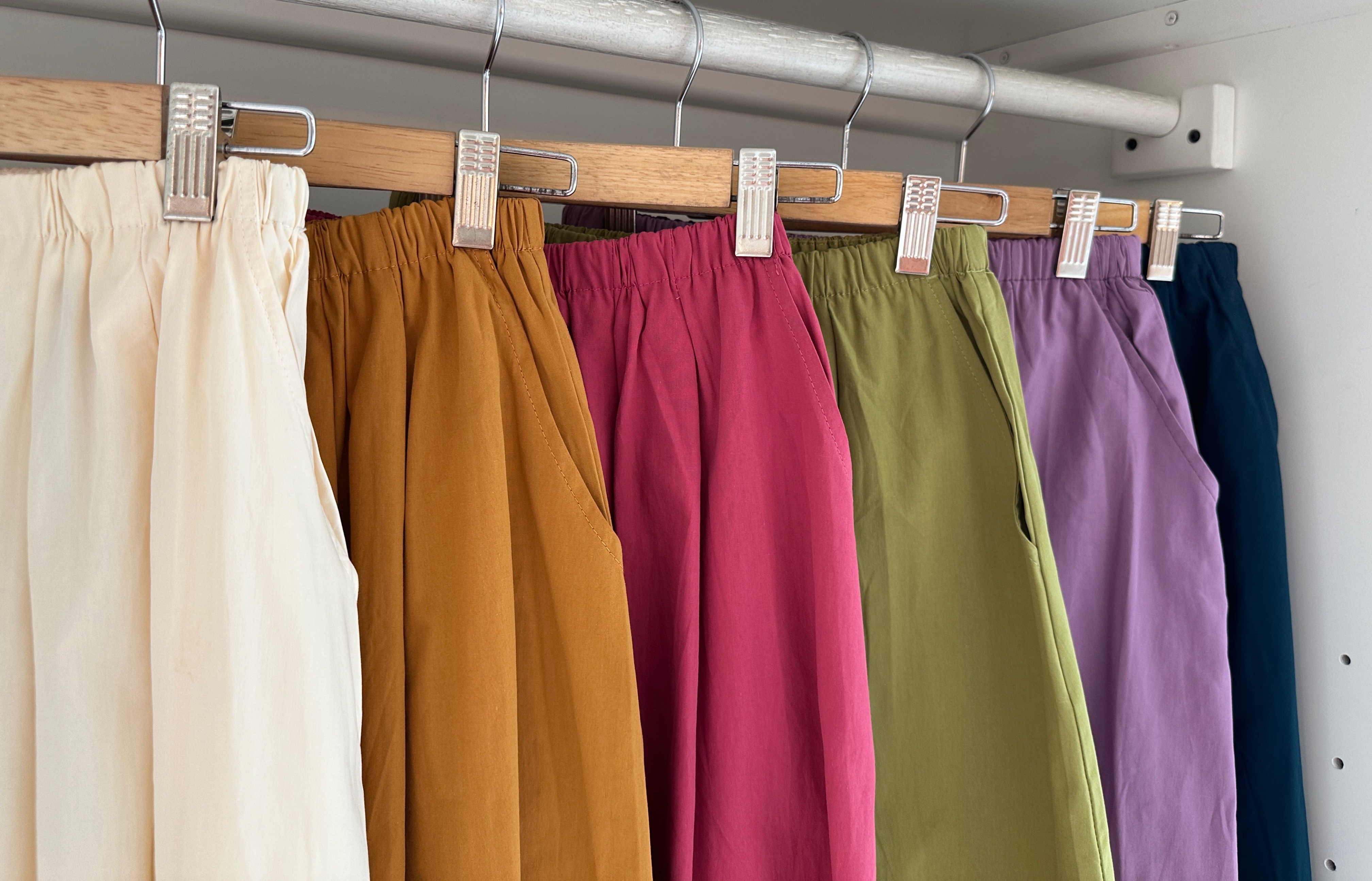 ELASTIC WAIST ALINE MIDI SKIRT