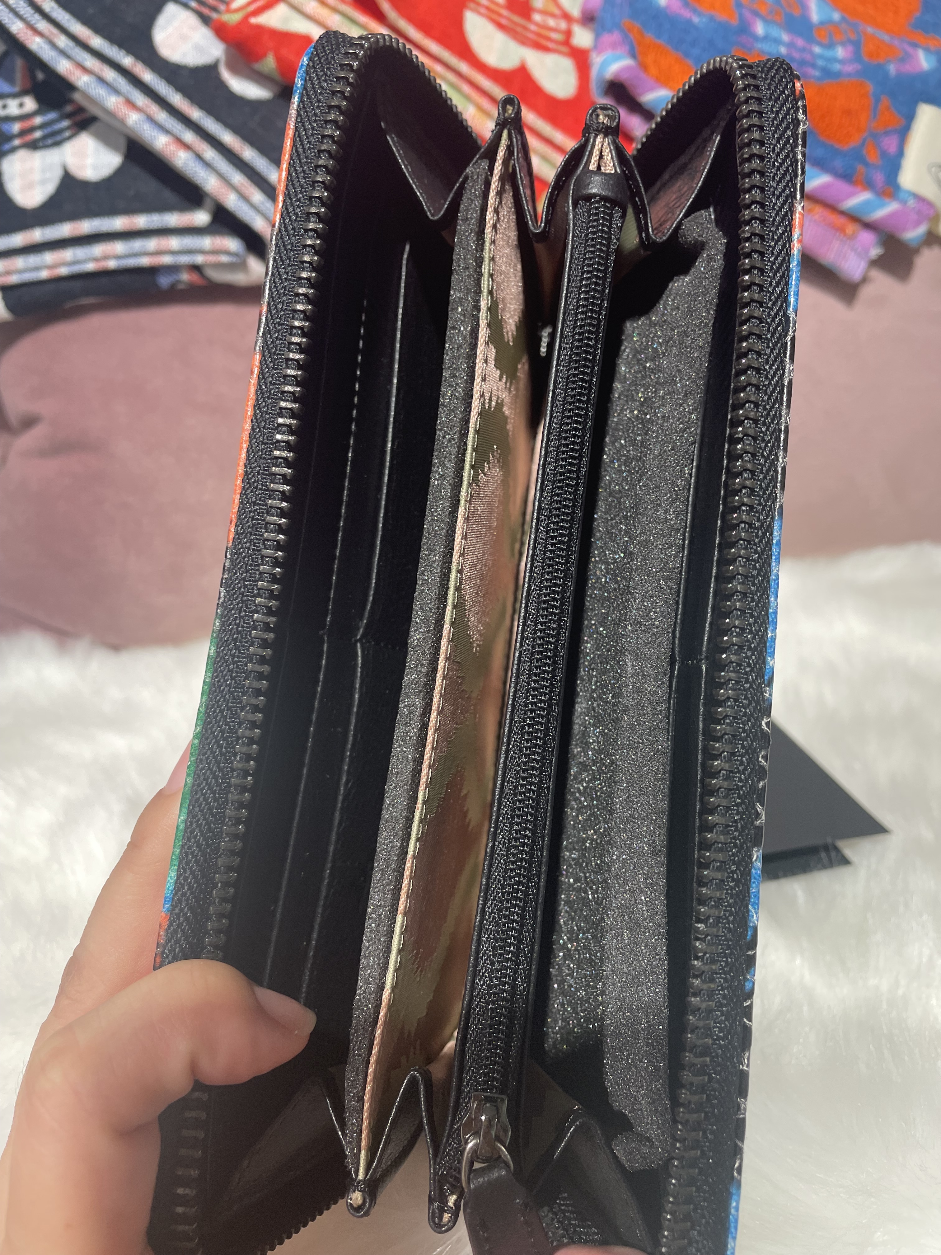 Westwood zip round wallet (multi color)