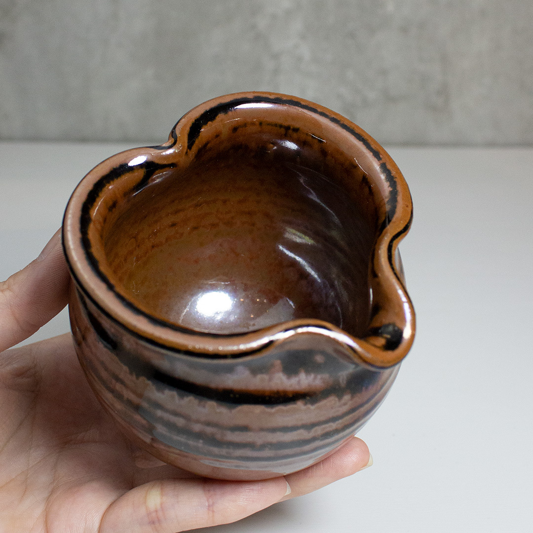 古韻磚紅心型公道杯