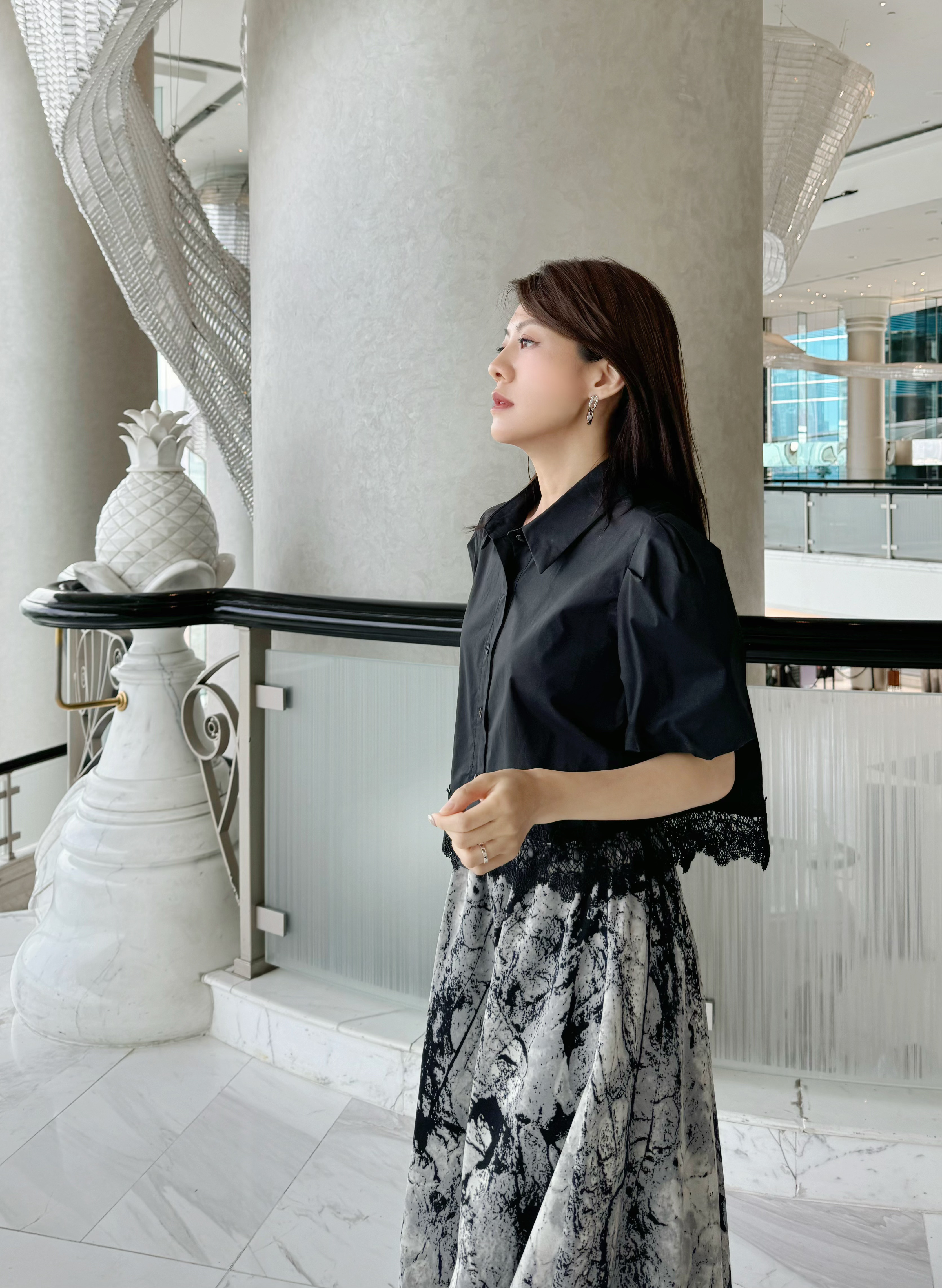 Puff Sleeve Lace Hem Crop Shirt_SH237L08B