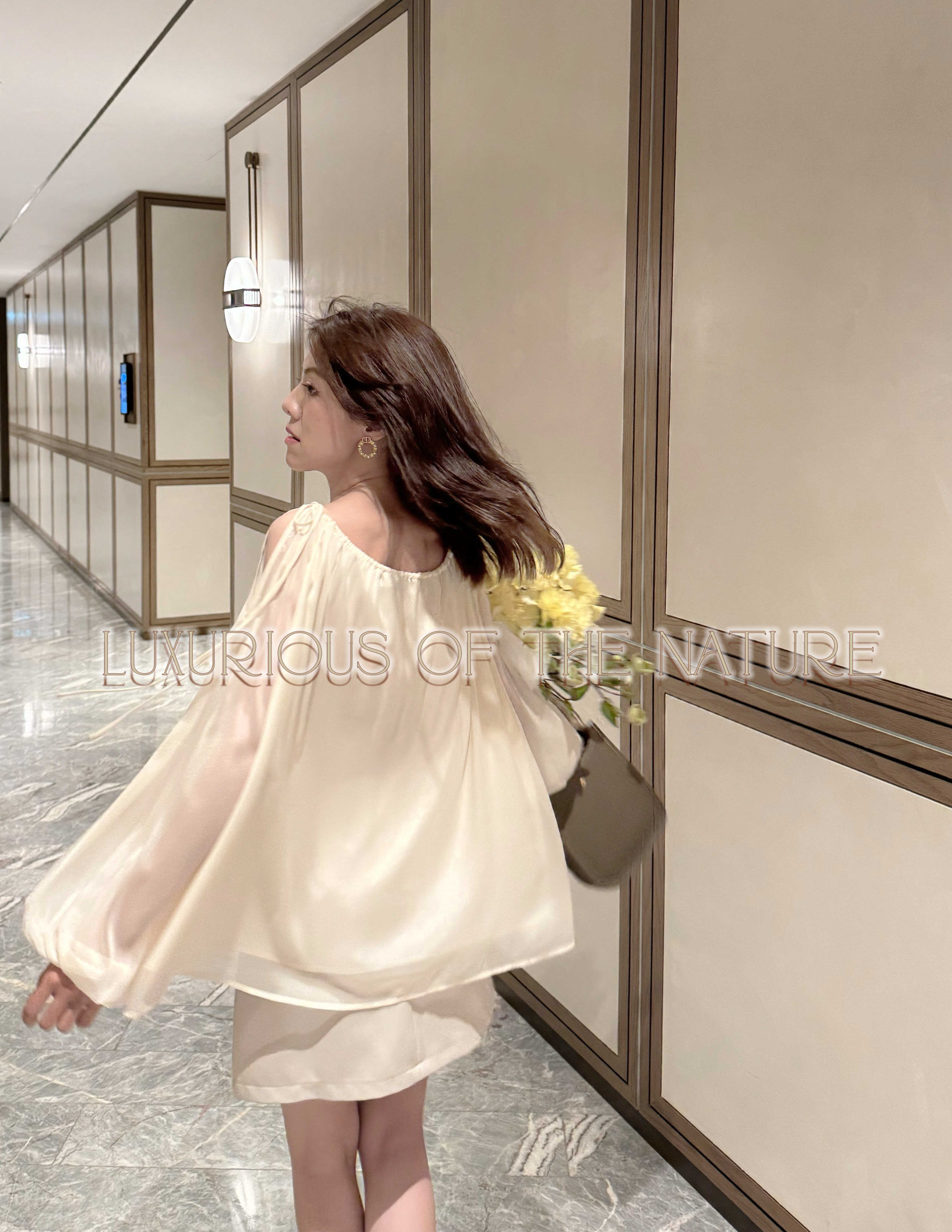 Cut-Out Shoulder A-Line Sheer Blouse_SH244L18