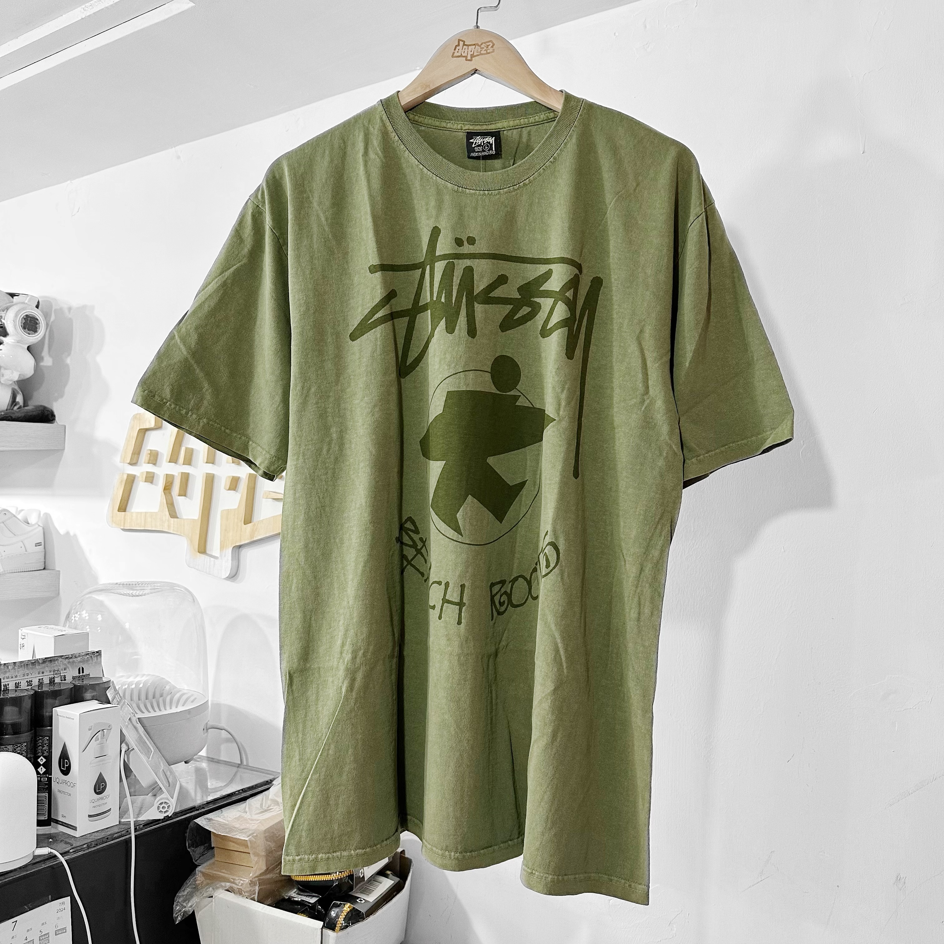STÜSSY  Beach Roots Pig. Dyed Tee (Olive)