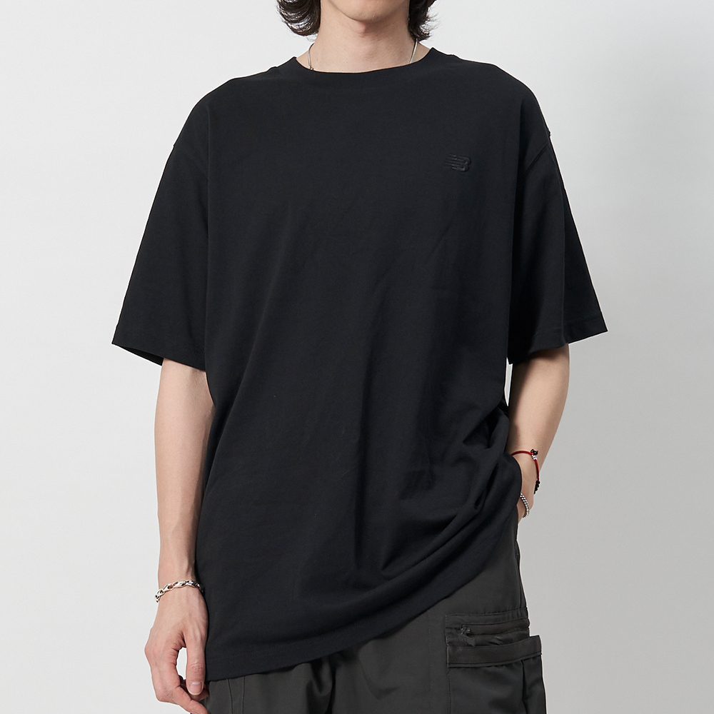 New Balance 男款 黑色 厚磅 刺繡小Logo 棉質 上衣 短袖 MT41533BK