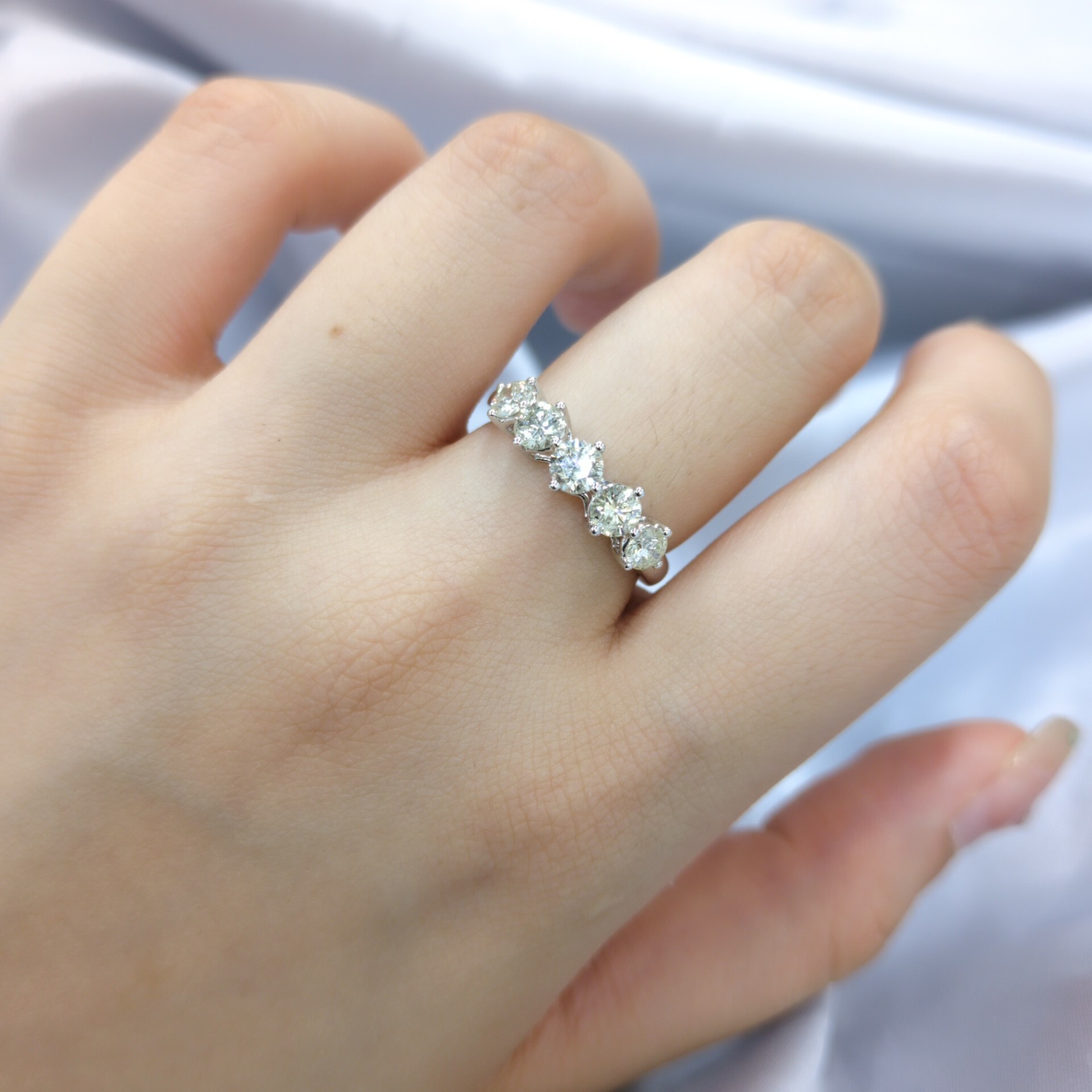 18K White Gold 1.05ct Diamond Ring