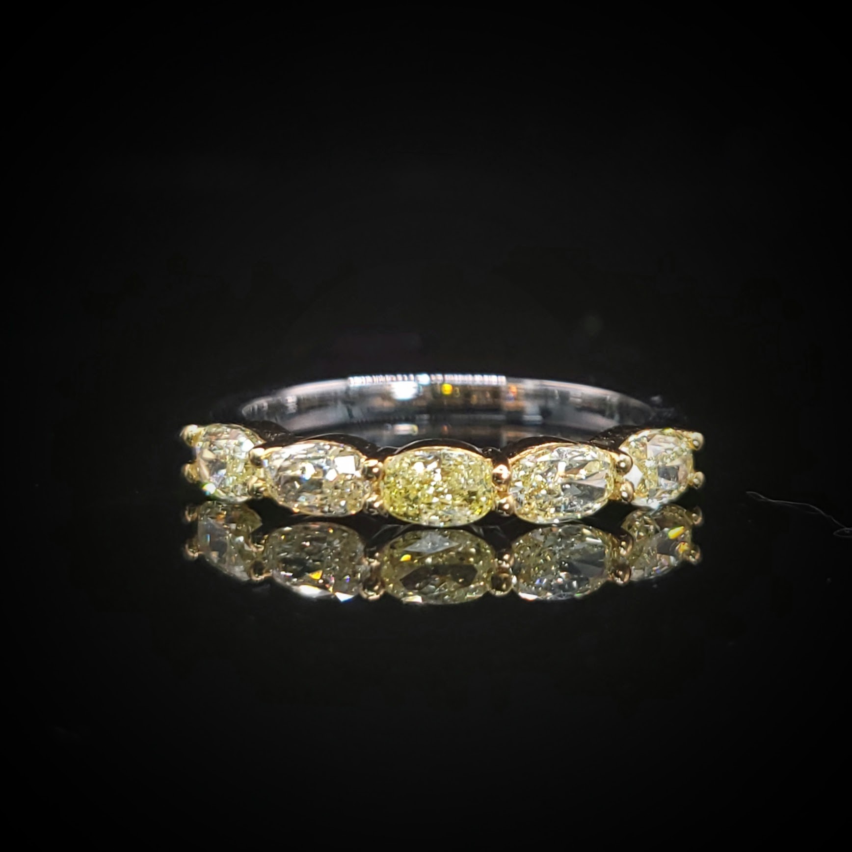18K Gold 1.08ct Light Yellow Oval Cut Diamond Ring