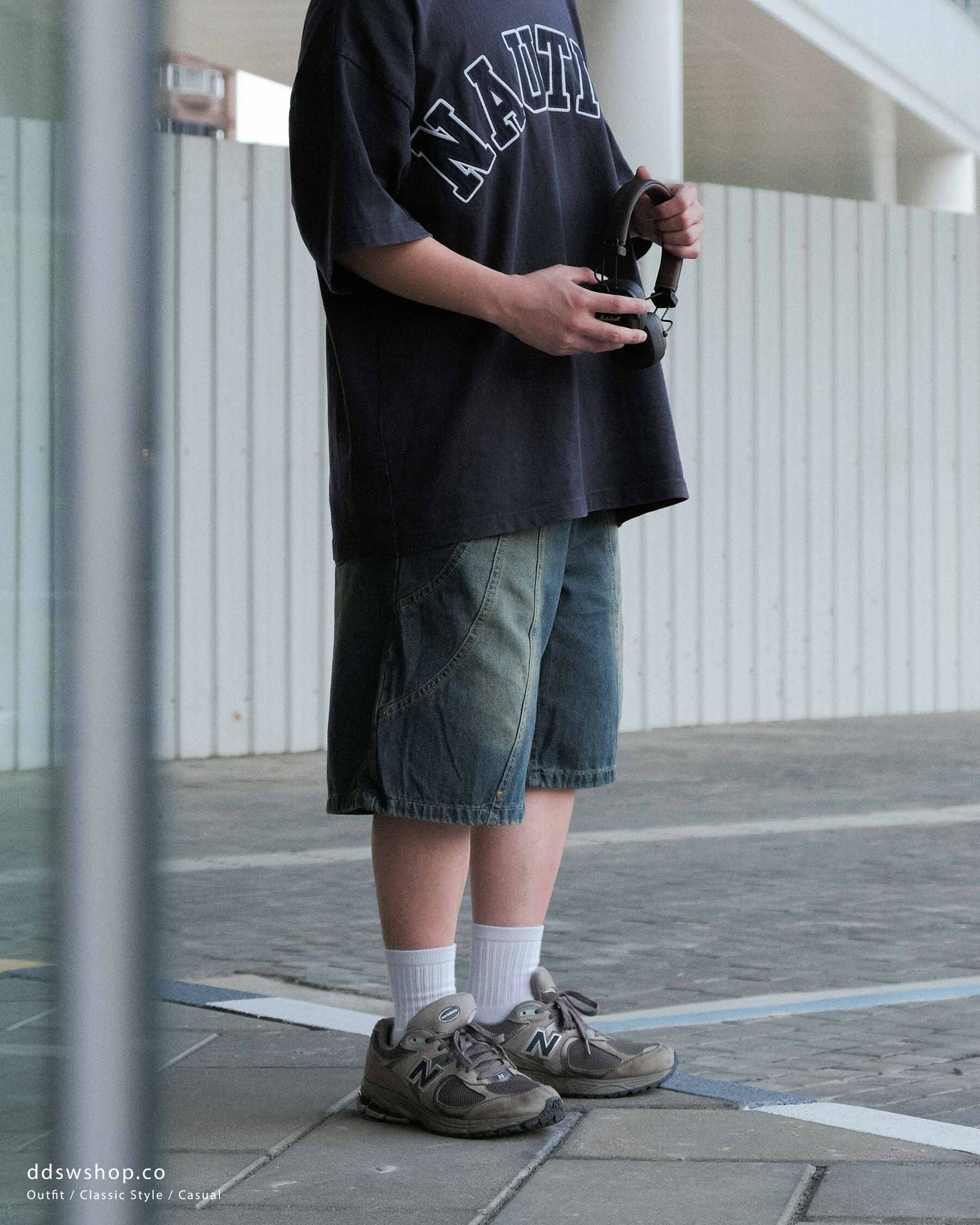 "現貨"  D.CLOSET 日系 水洗牛仔褲 結構弧形設計