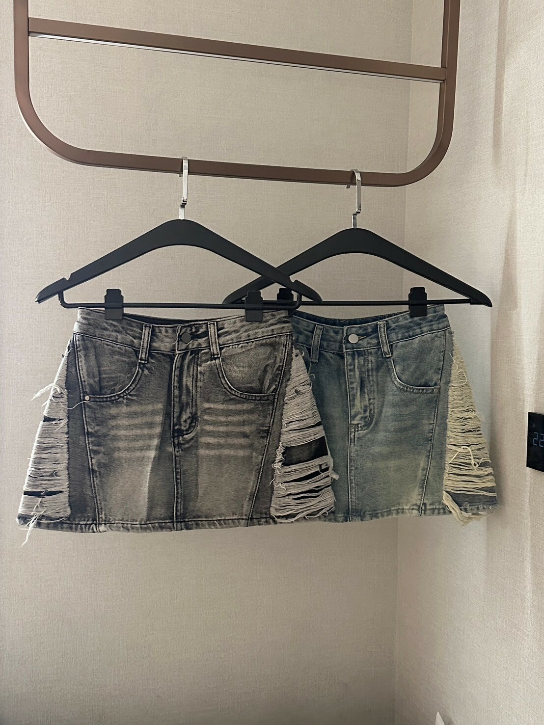 本期必買❗️側邊刷破牛仔裙 2colors（現貨）