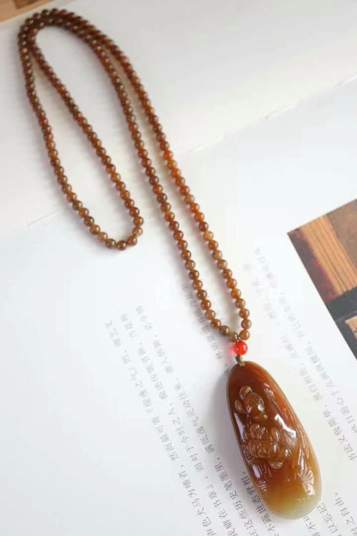 和田玉且末糖白雕花吊墜,天然和田玉軟玉