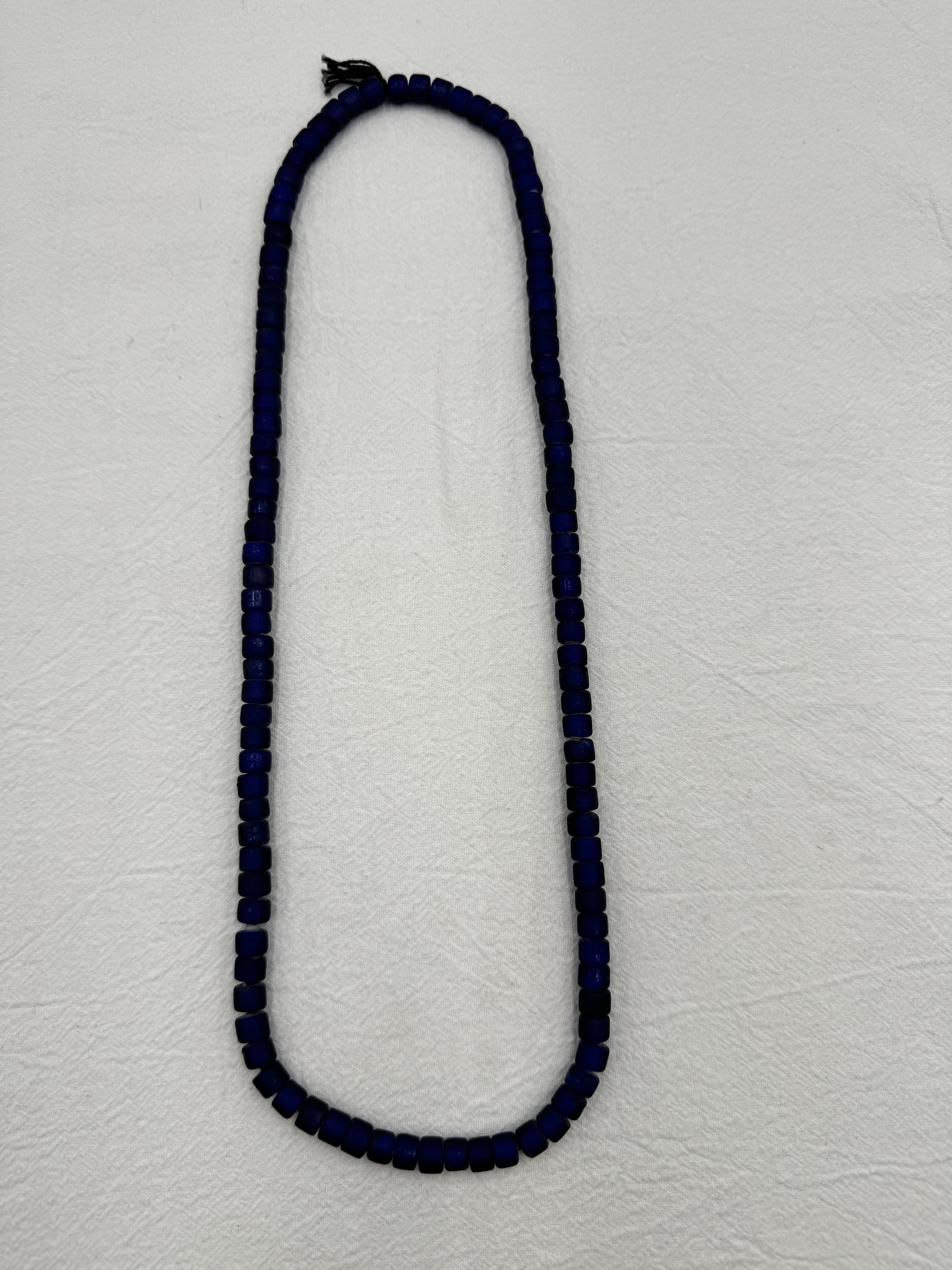 條-No.4尼泊爾古老藍珠7.5*5.5長69cm約107顆