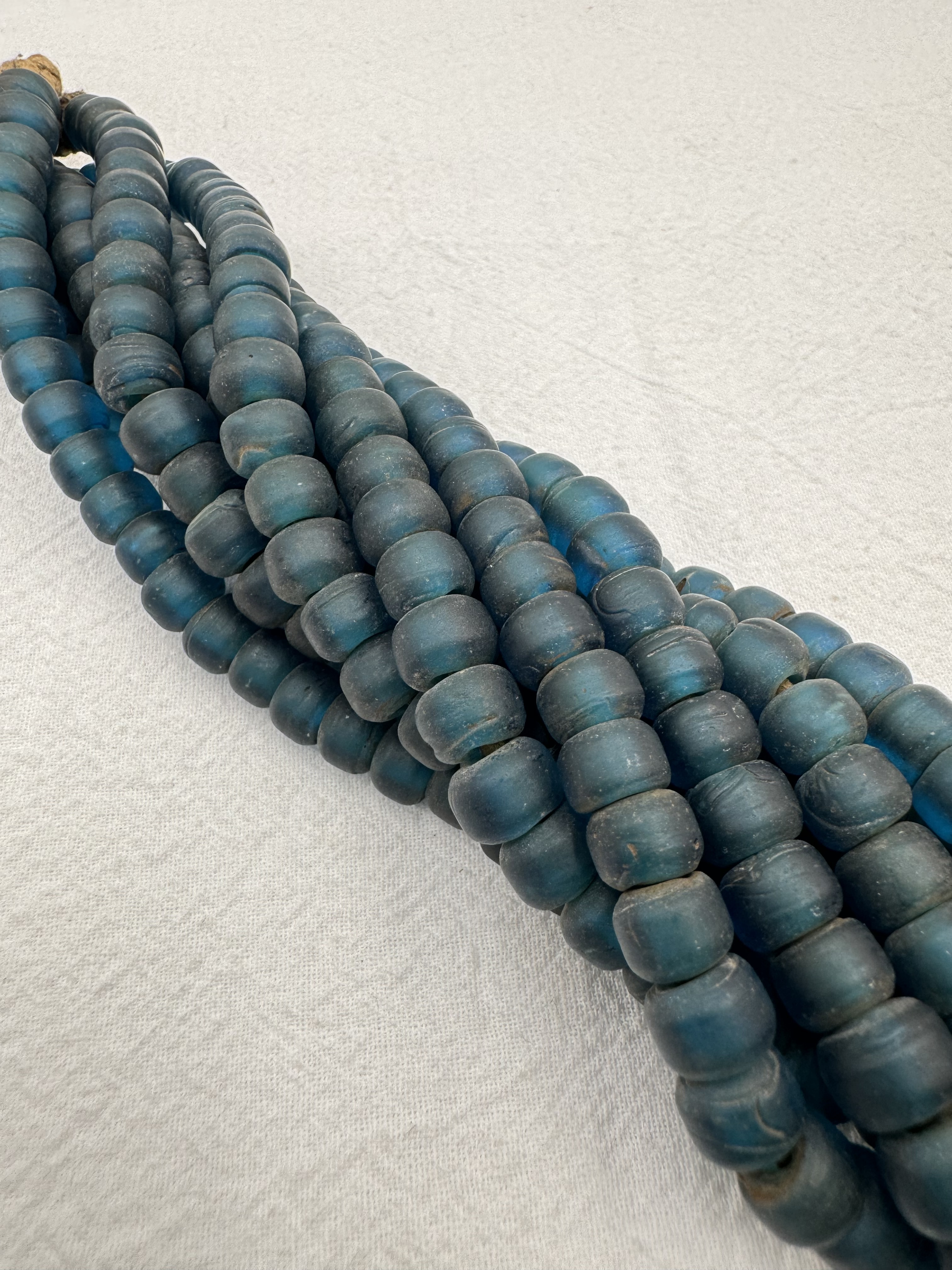 條-No.5尼泊爾古老藍綠珠8.5*6長68cm約86顆